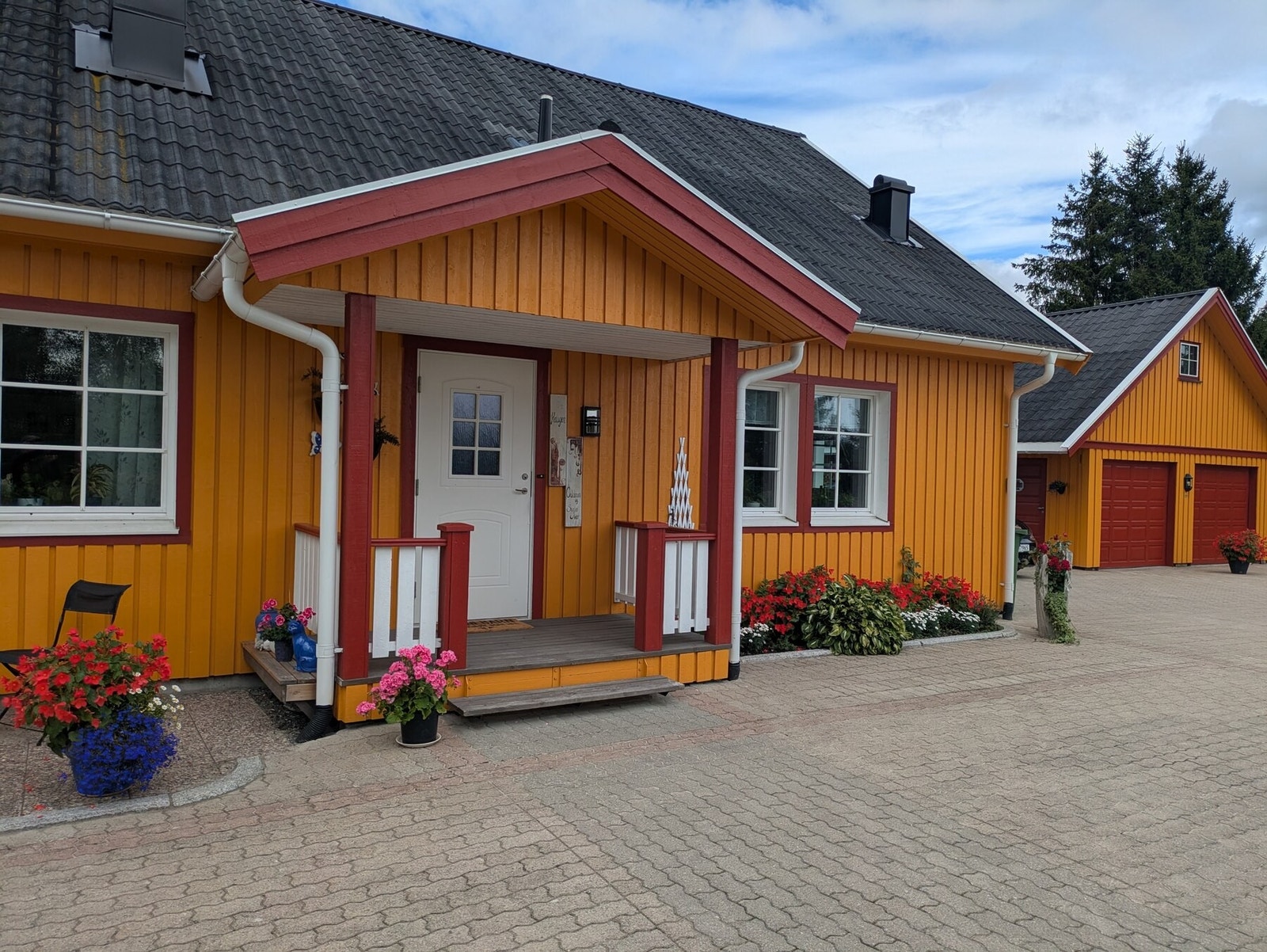 Takoverbygd inngangsparti. Galleribilde
