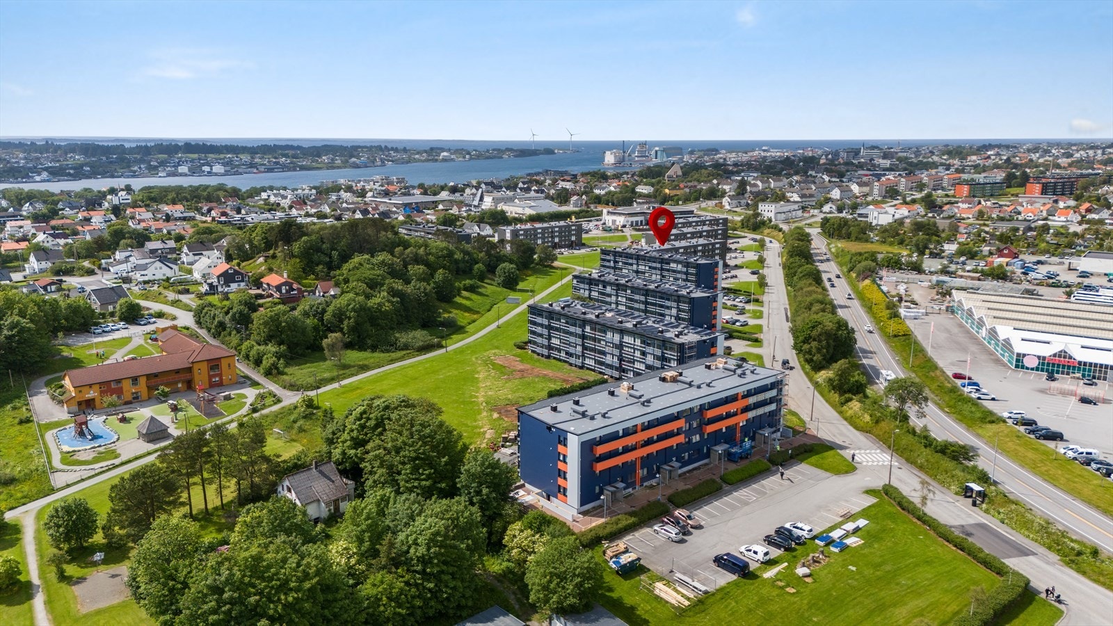 Gode bussforbindelser til hele Haugalandet bare få minutters gange fra ytterdøren Galleribilde