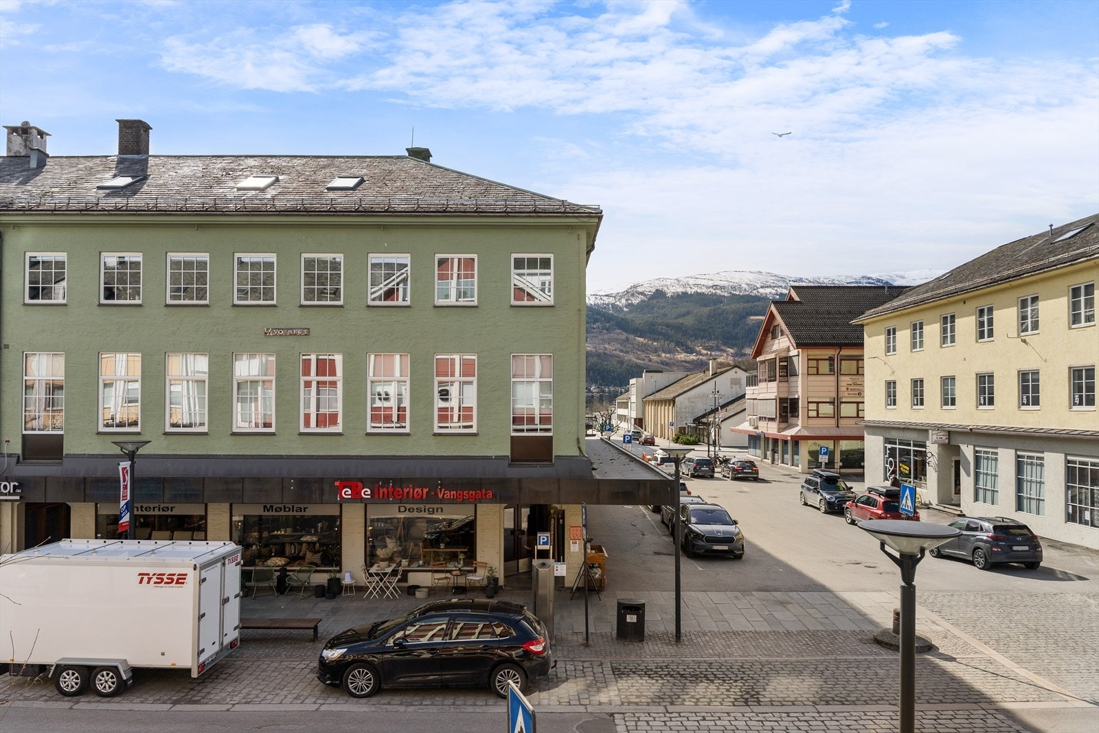 Har du spørsmål til boligen eller ønsker du visning? Kontakt megler på tlf. 98 23 96 56 eller e-post el@proaktiv.no. Galleribilde