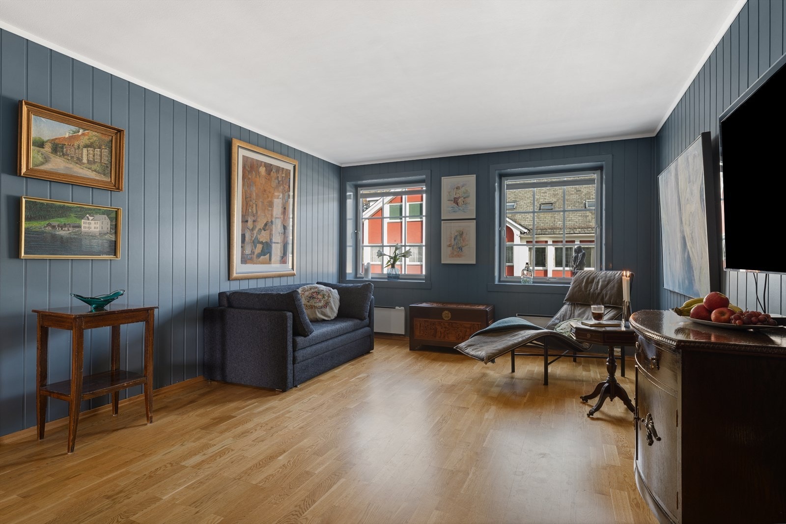 Stue med mange møbleringsmuligheter. Galleribilde