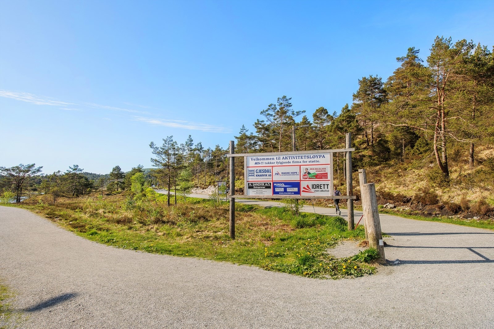 Like ved ligger den populære Brekkeløypa - en opparbeidet og opplyst turtrasé som benyttes hele året. Galleribilde