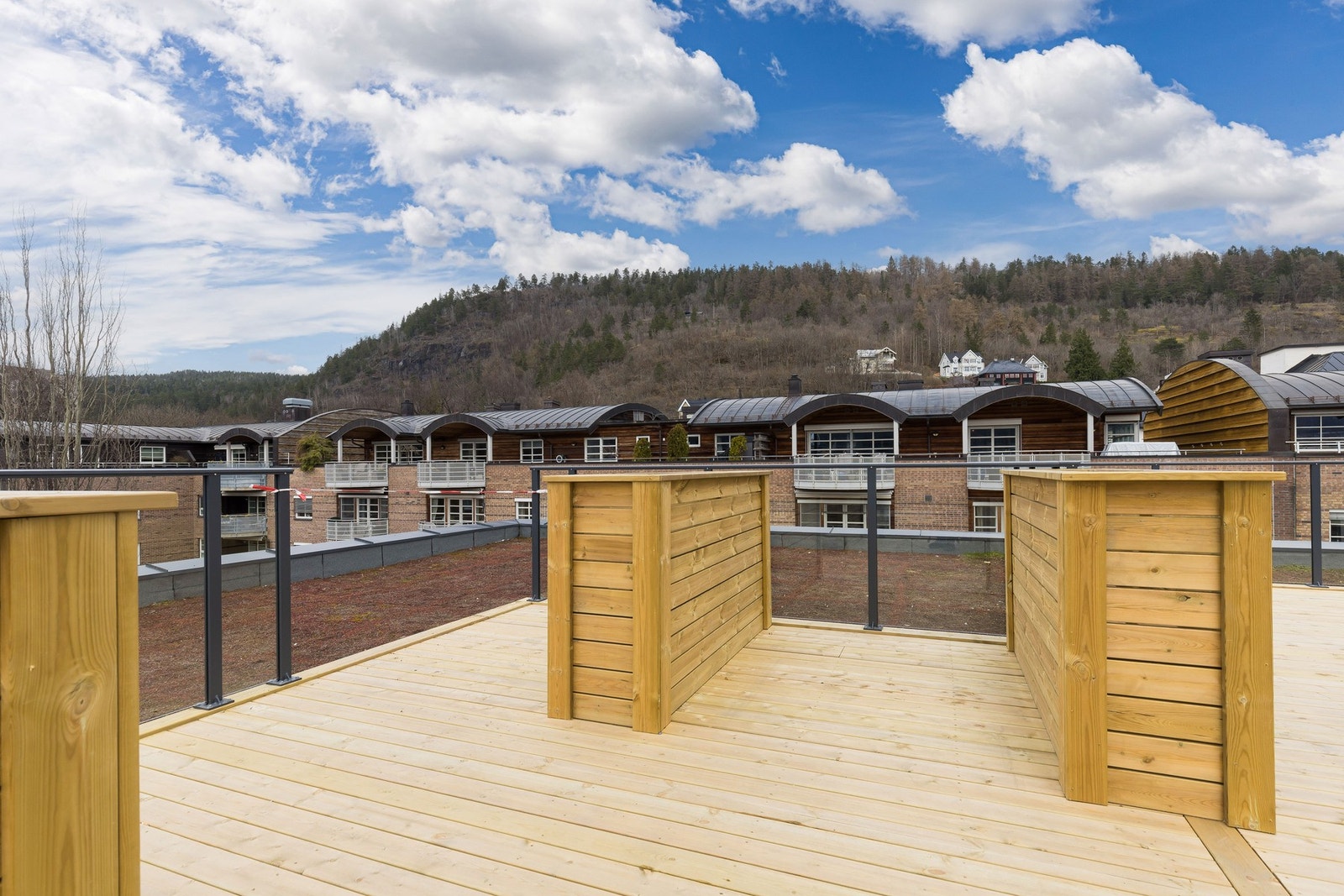 Fra takterrassen er det en flott utsikt mot Bragernesåsen. Galleribilde