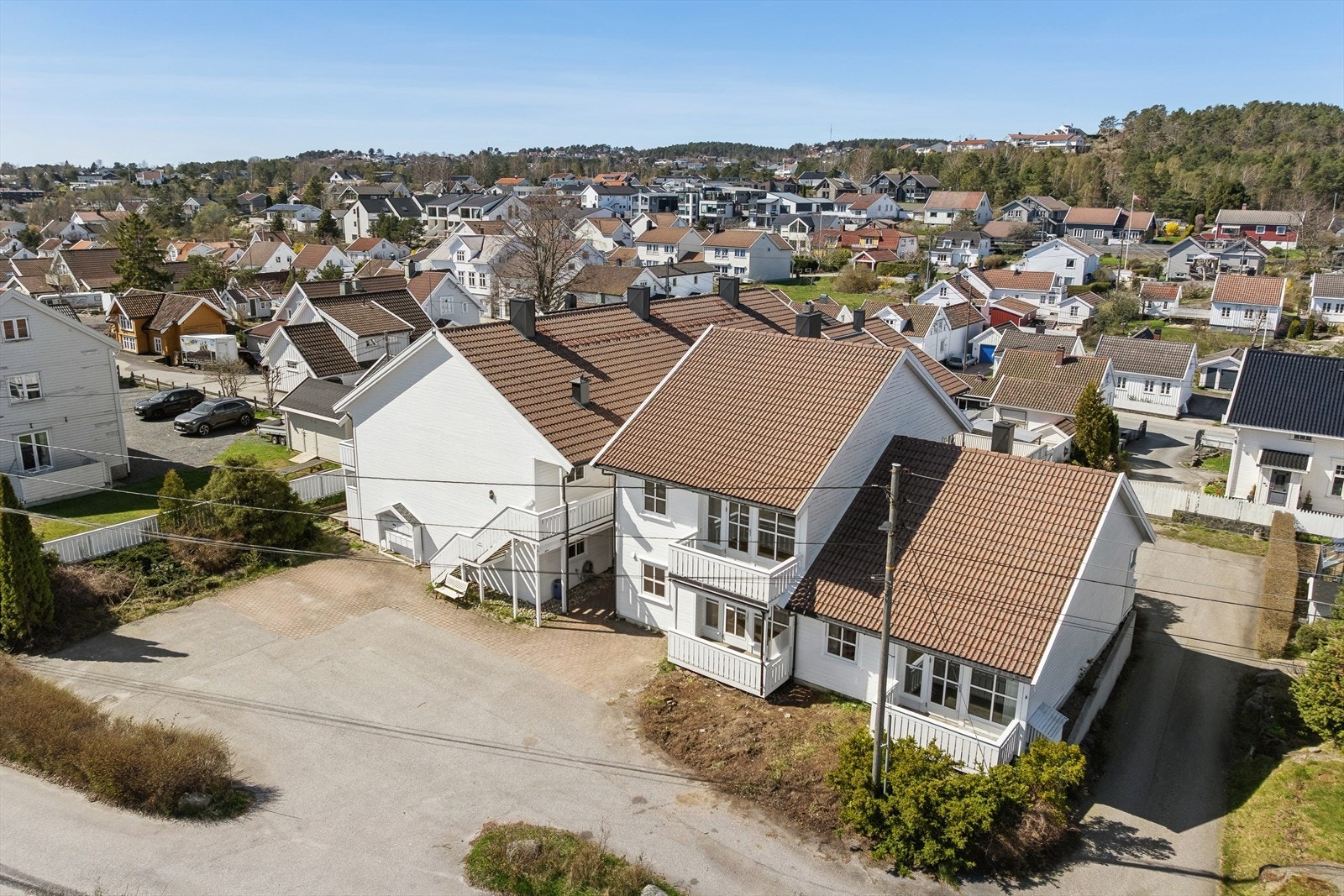 I tillegg til garasjeplass følger det med en ekstern bod på 4 m² i kjelleren. Galleribilde