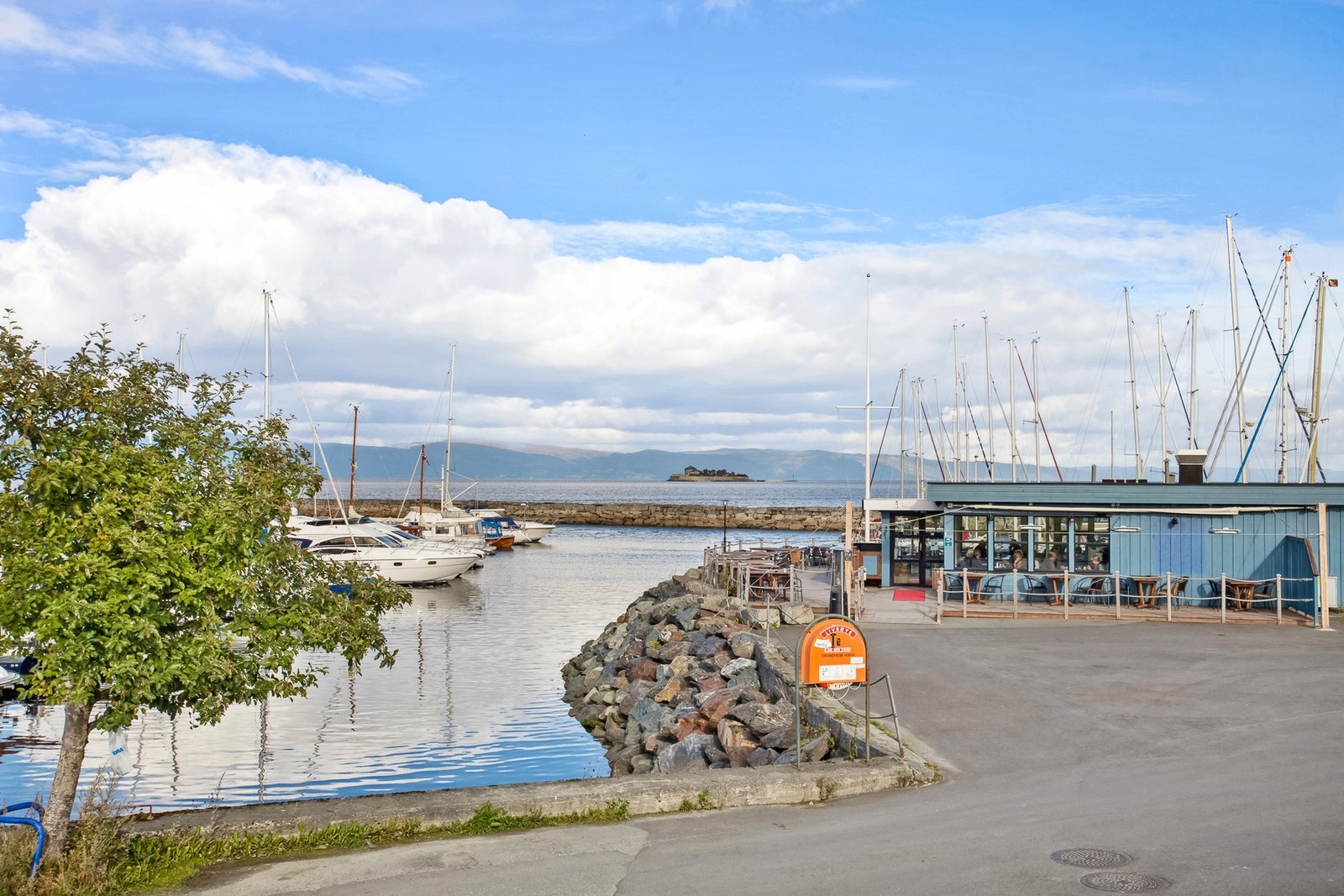 Nært turområdet hvor man kan gå langs den flotte promenaden på Skansen. Galleribilde