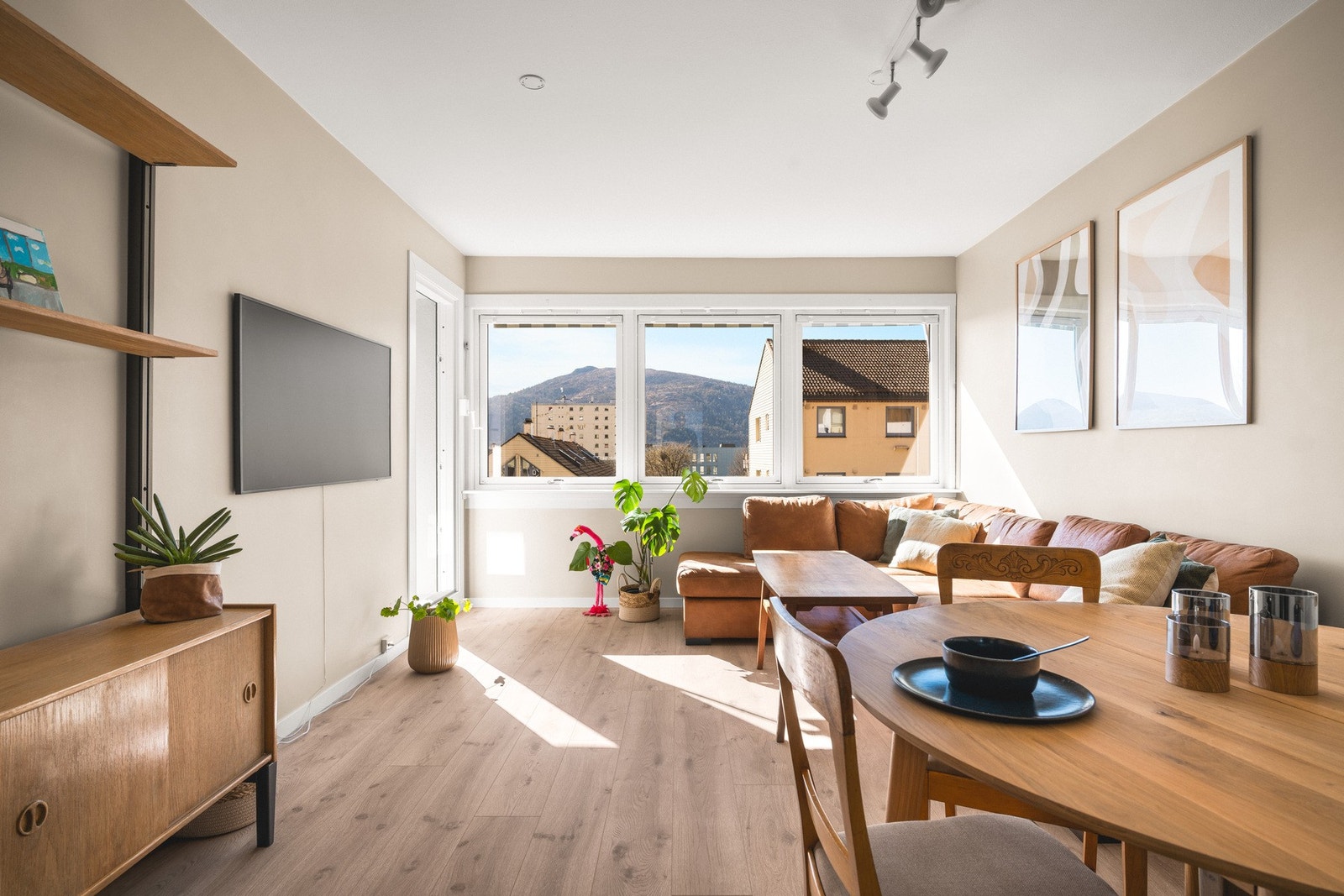 Bergby &Partners v/ Tommy Myrtvedt har gleden av å presentere Rugdeveien 26! Galleribilde