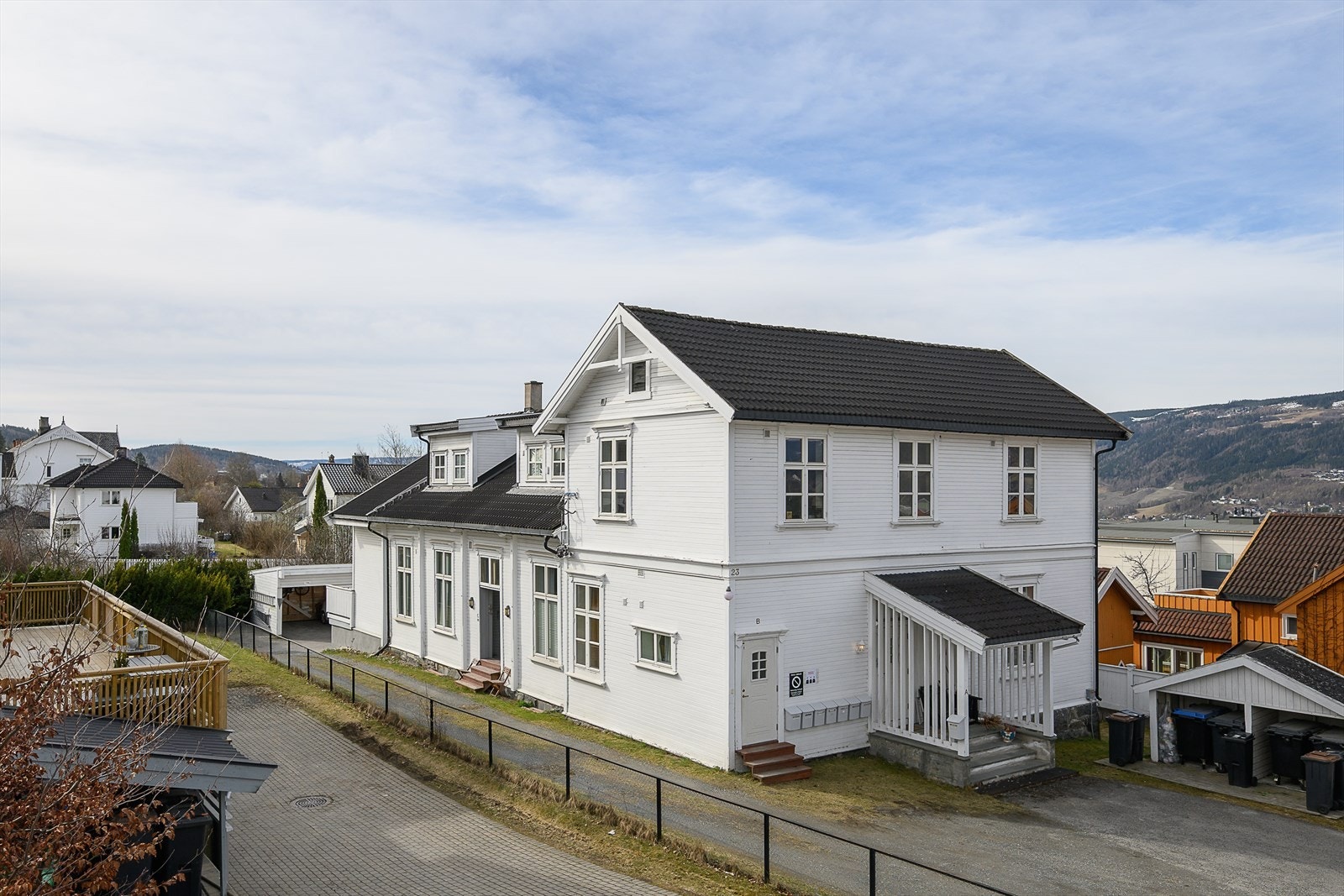 Leiligheten er en del av et mindre sameie med en svært sentral beliggenhet i Lillehammer Galleribilde