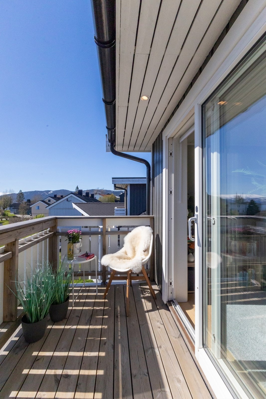 Utsikten fra terrassen i tilknytning loftet er meget, meget bra. Galleribilde