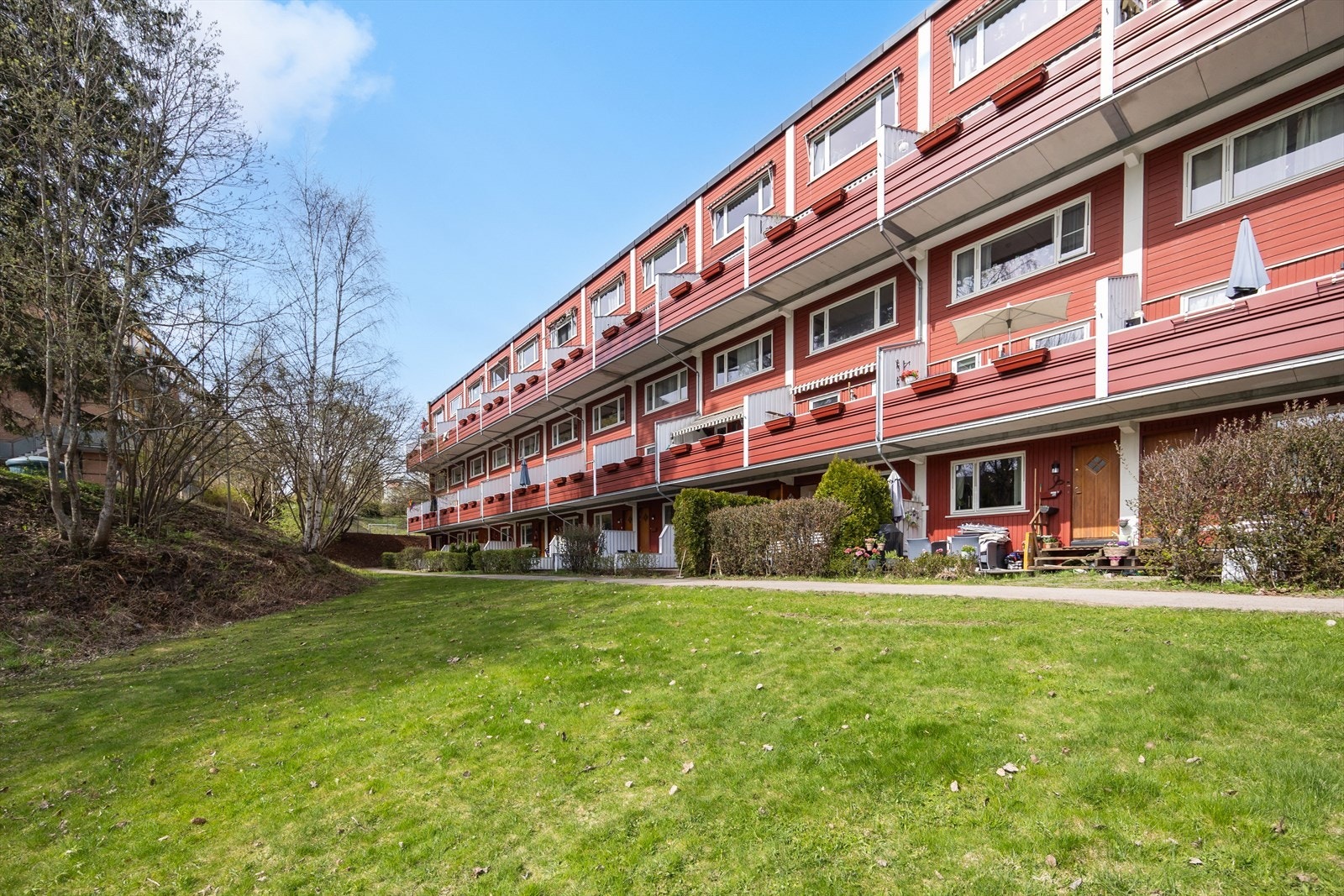 Borettslaget ligger i et rolig og barnevennlig boområde med fine opparbeidede fellesområder. Galleribilde