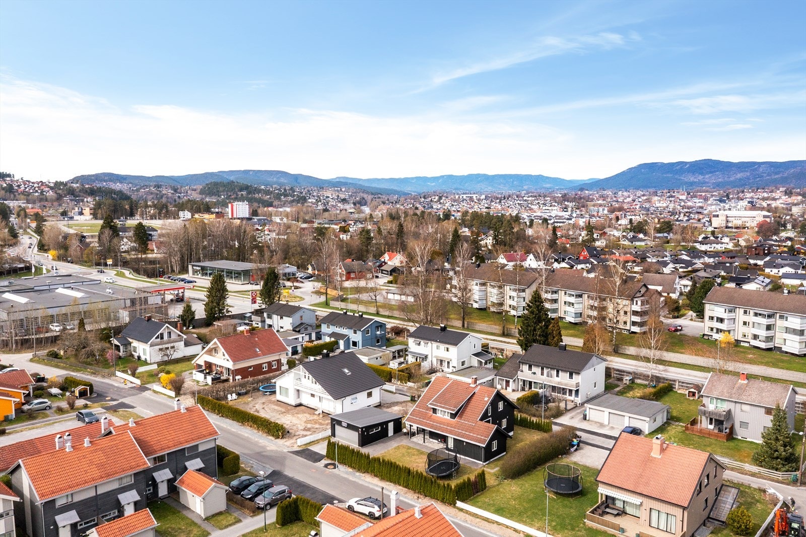 Området Gråtenmoen har en sentral beliggenhet, ca. 3 km fra Skien sentrum. Galleribilde