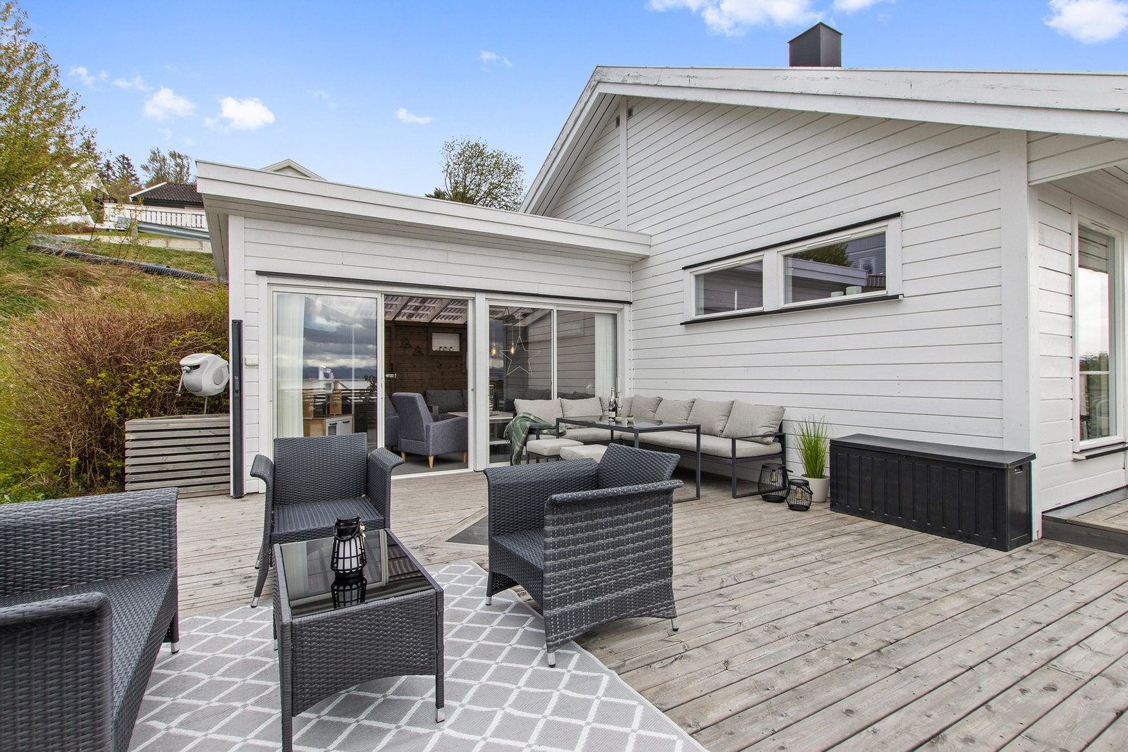 Romslig veranda med masse plass! Galleribilde