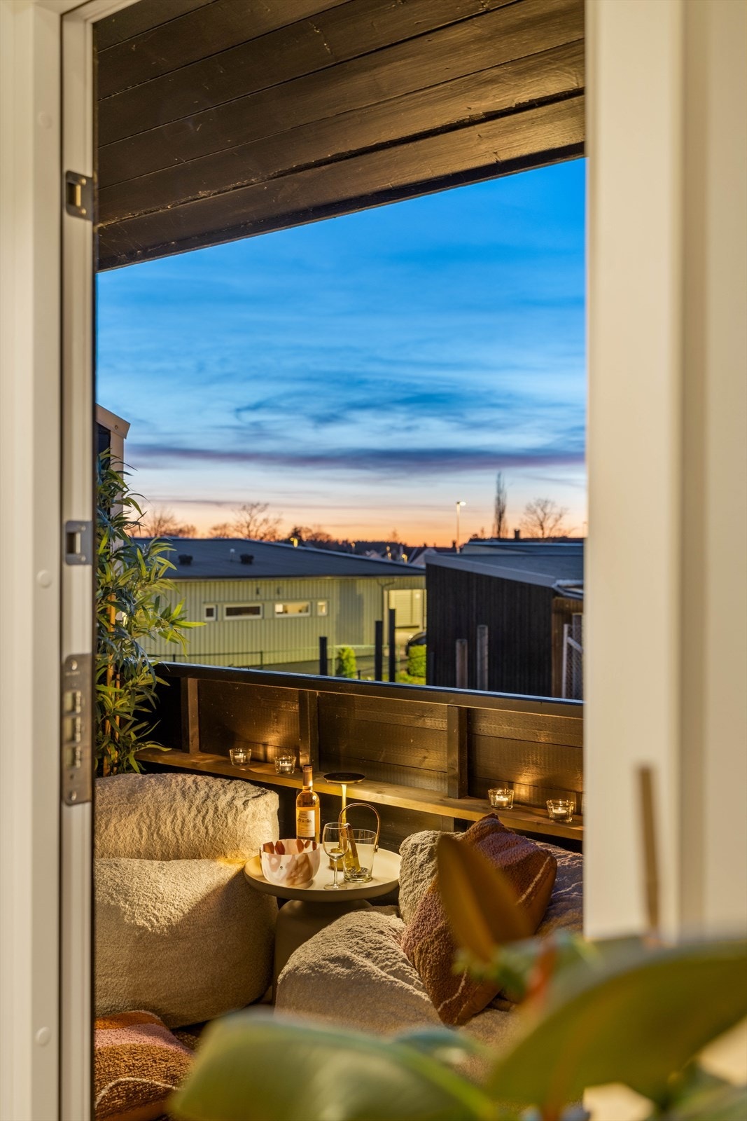 Kveldsstemning fra balkongen. Galleribilde