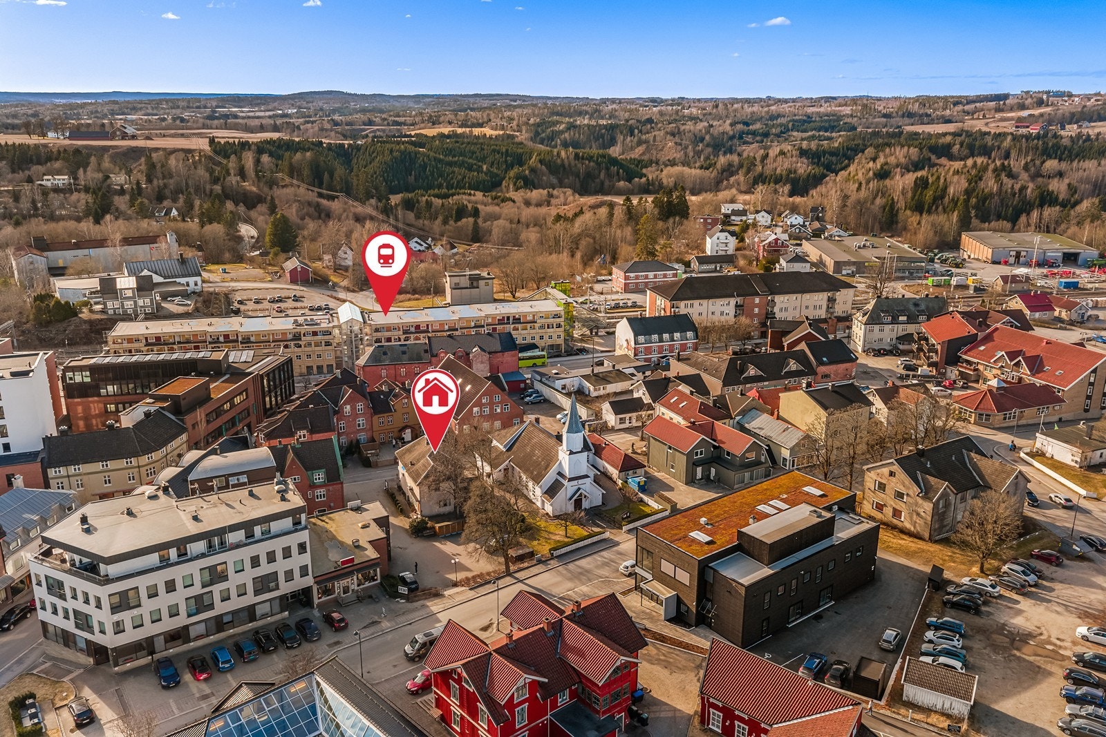 Fra eiendommen er det kort gangavstand til Mysen stasjon med tog- og bussforbindelser. Galleribilde