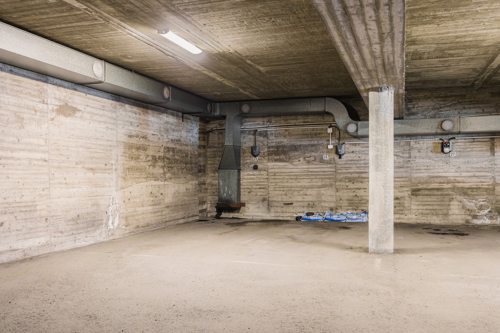 Det er montert elbillader på garasjeplassen, dette er en smart og ettertraktet fasilitet i Oslo. Galleribilde