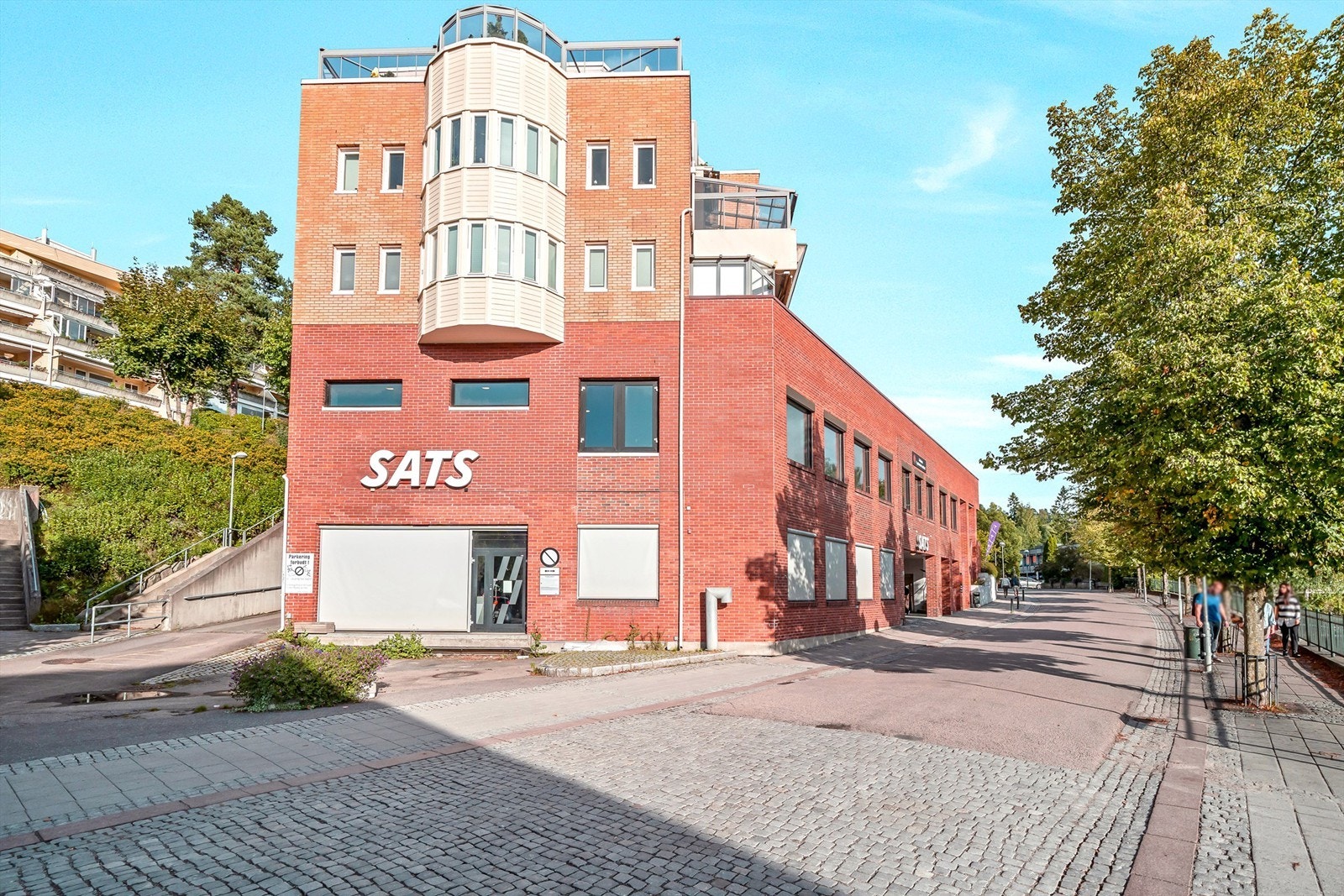 Område - SATS Kolbotn ligger i sentrum med kort gangavstand Galleribilde