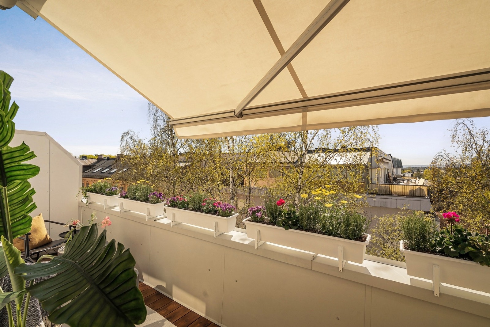 Det er markise med nytt trekk som øker bruksverdien på terrassen. Galleribilde