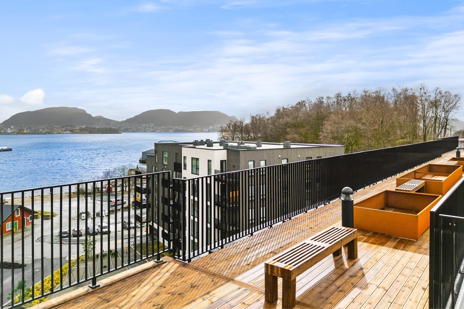 Det nyetablerte sameiet har en trivelig felles takterrasse hvor man kan nyte både flott utsikt og gode solforhold! Galleribilde