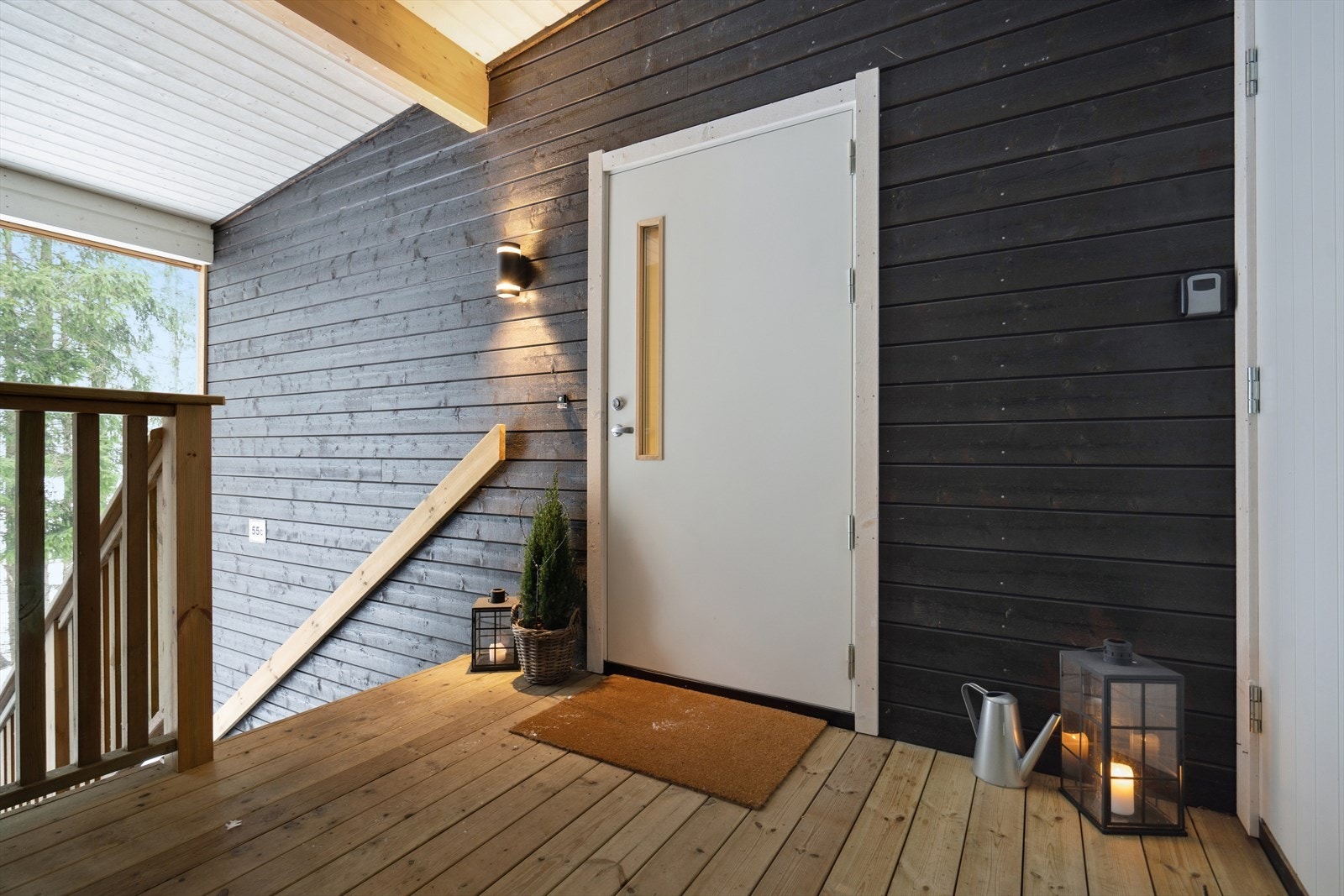 Ved inngangspartiet har leiligheten tilgang til utvendig bod. Galleribilde
