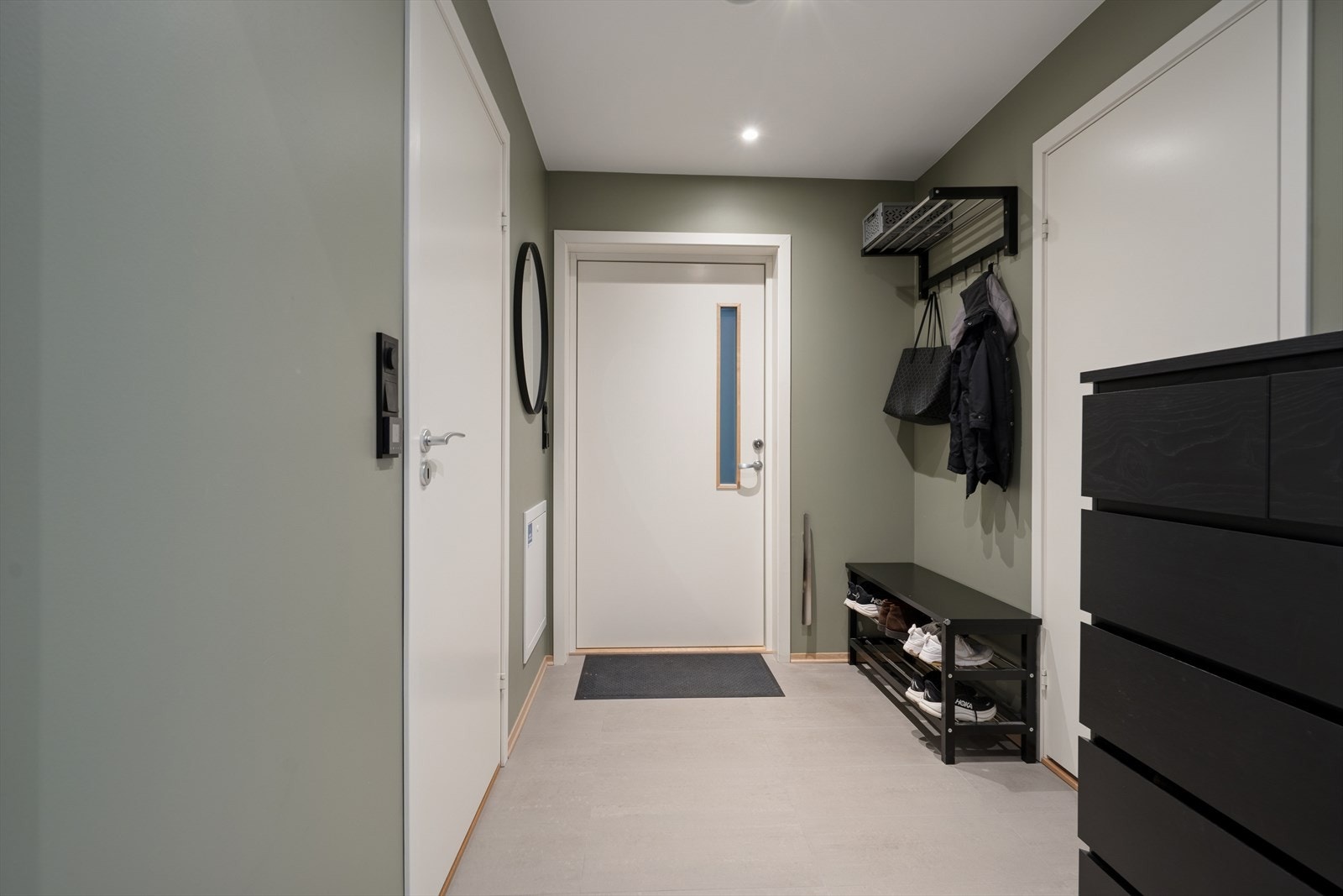 Leiligheten har også ekstra oppbevaringsplass i innvendig bod tilknyttet entréen. Galleribilde