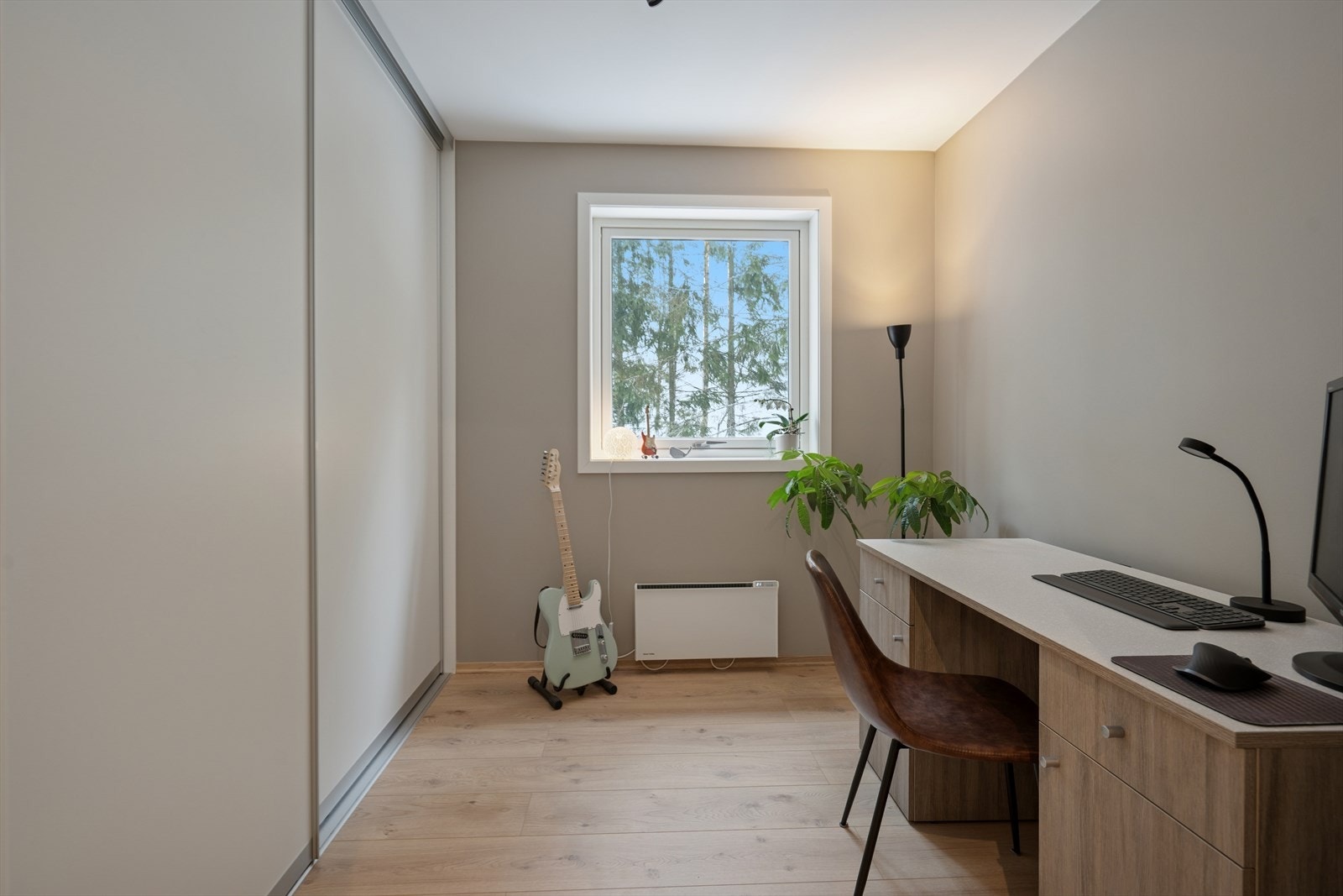 Soverom to passer ypperlig som gjesterom, barnerom eller kontor. Galleribilde