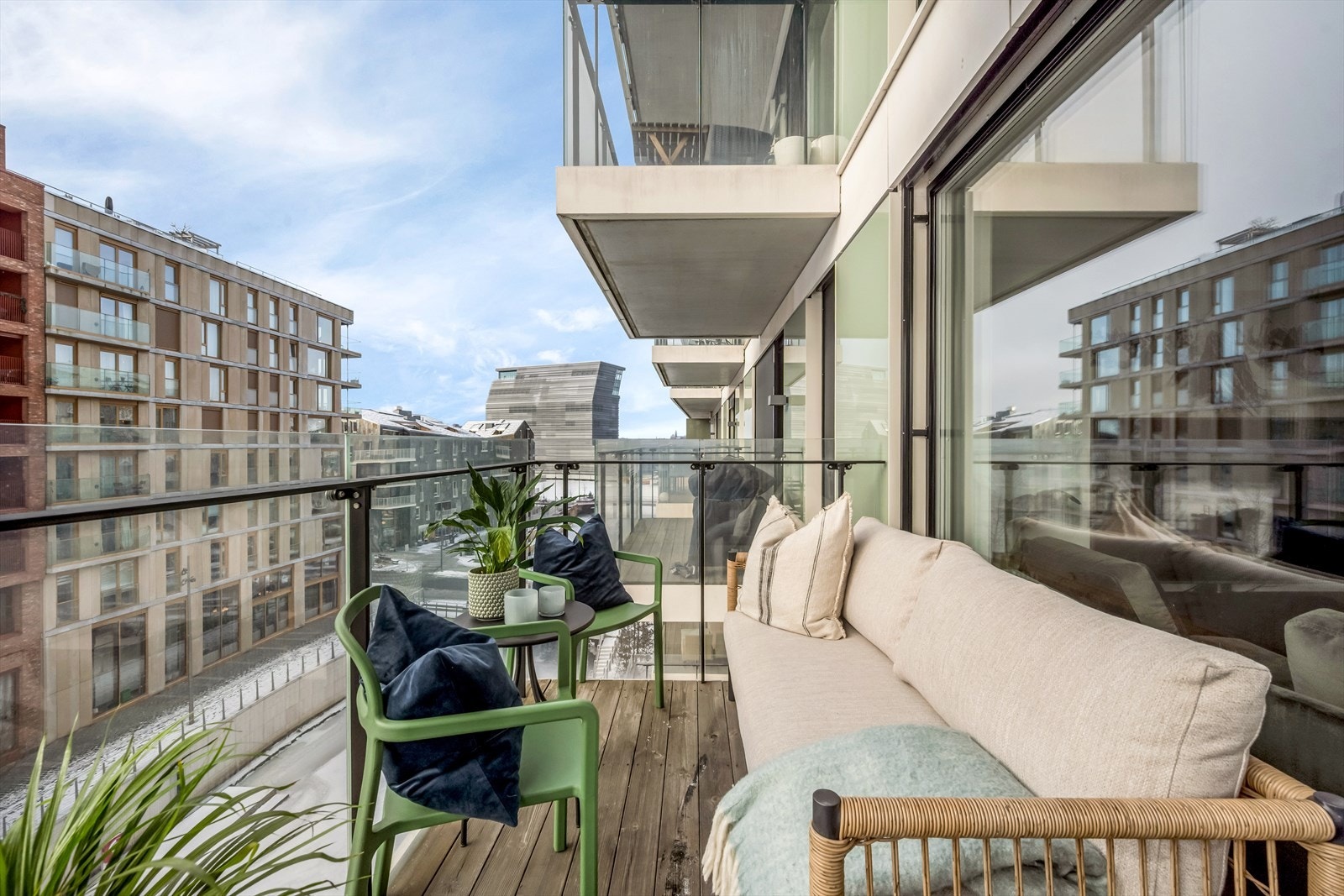 Kort vei til Norges råeste Meny, Vinmonopol og flere treningssentre. Her får du virkelig "easy living". Galleribilde