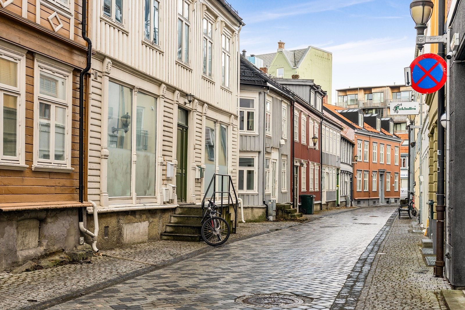 Boligen ligger i et svært attraktivt område med alt av servicefunksjoner slik som shopping, kulturtilbud og uteliv i umiddelbar nærhet. Galleribilde