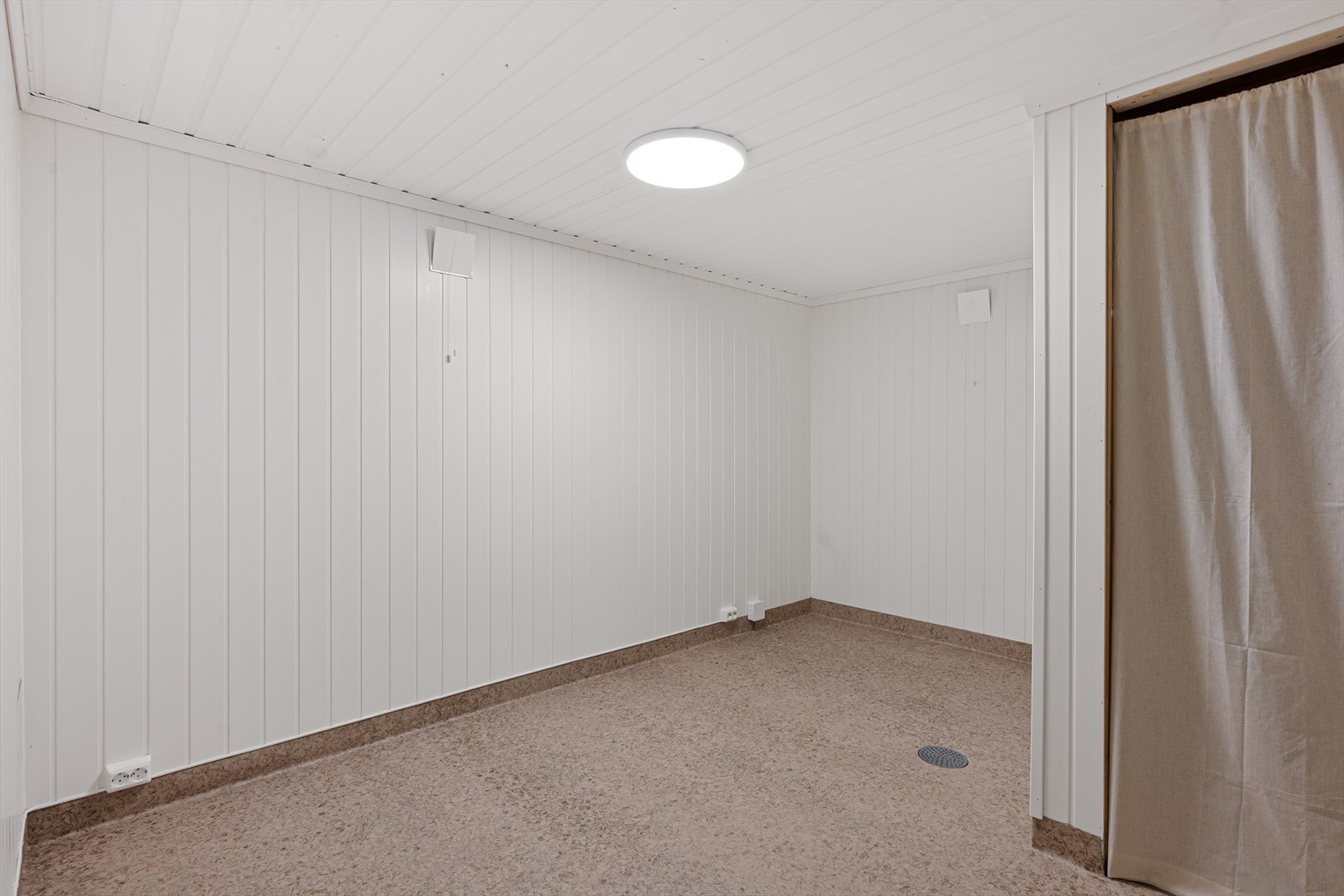 Innredet rom uten vindu/innvendig bod Galleribilde