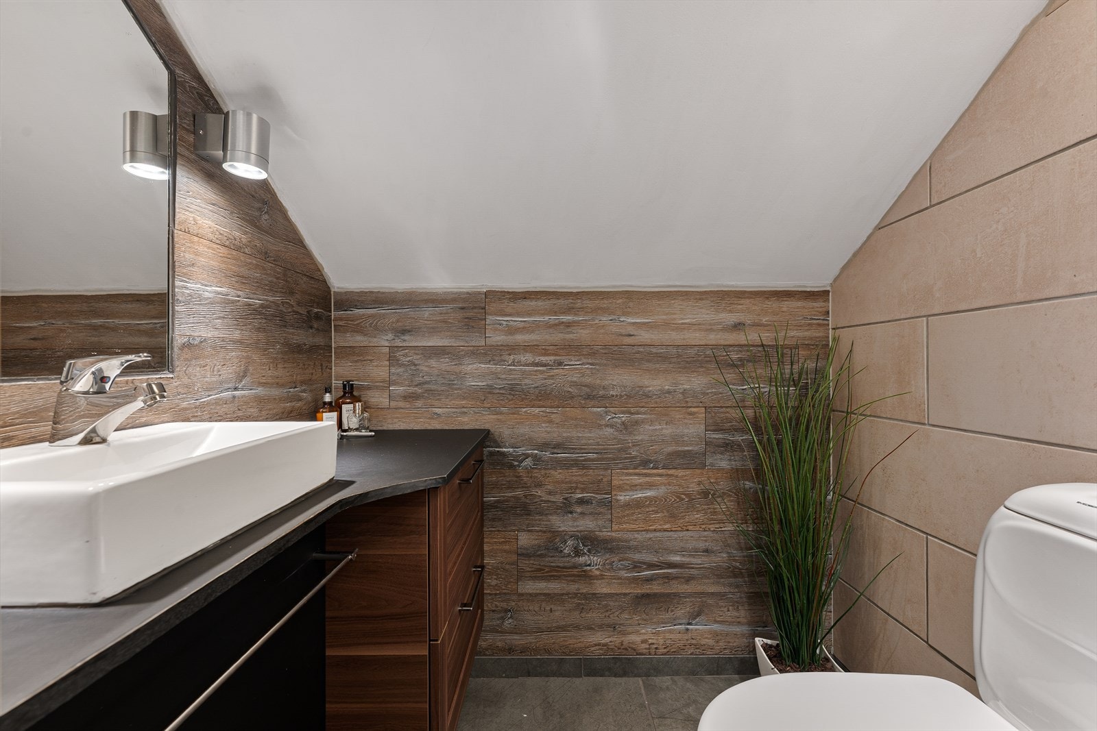 WC-rom (loft) Galleribilde