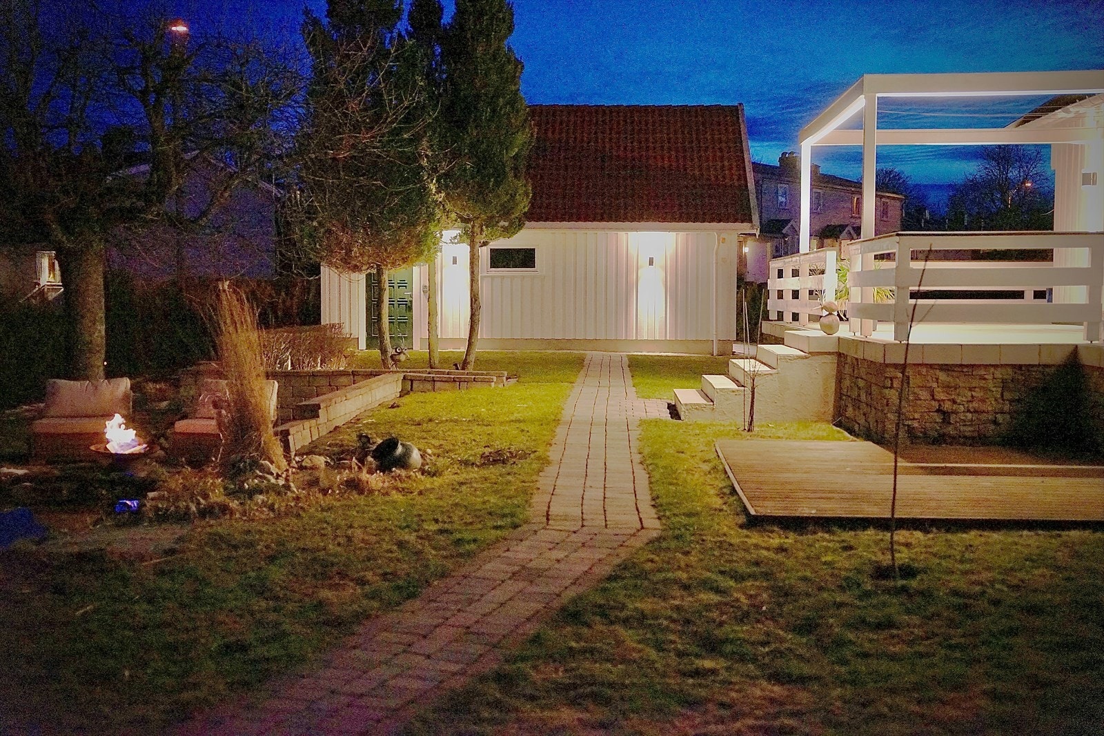 Eiendommen på kveldstid (selgers bilde) Galleribilde