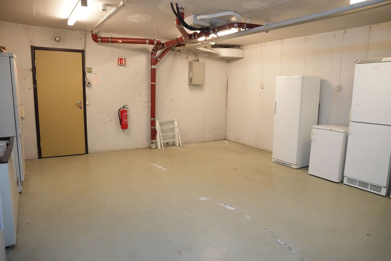 Eget fellesrom for å kunne ha fryseboks. Galleribilde