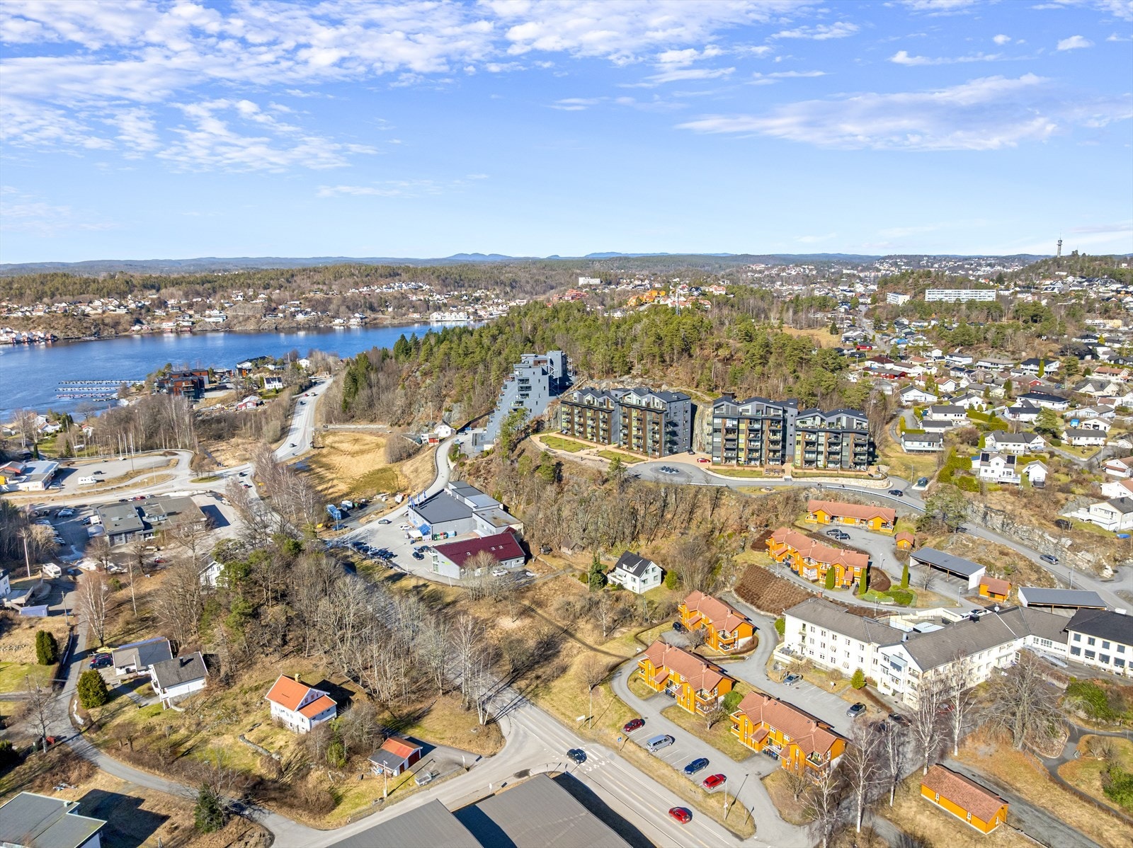 ra His området har rikelig med flotte turområder både langs svaberg og i skog med et bredt utvalg av skogsløyper rett på utsiden av inngangsdøren! Galleribilde