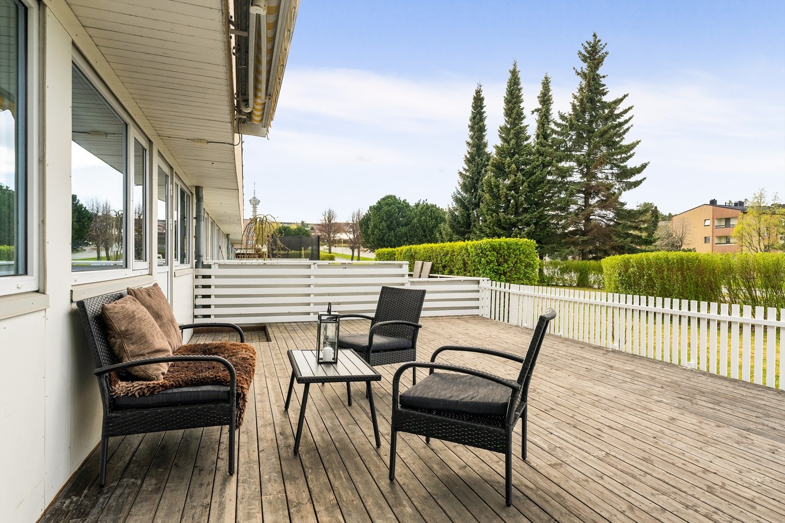 Fra hovedsoverommet har man direkte tilgang til en romslig terrasse på hele 38,3m². Galleribilde