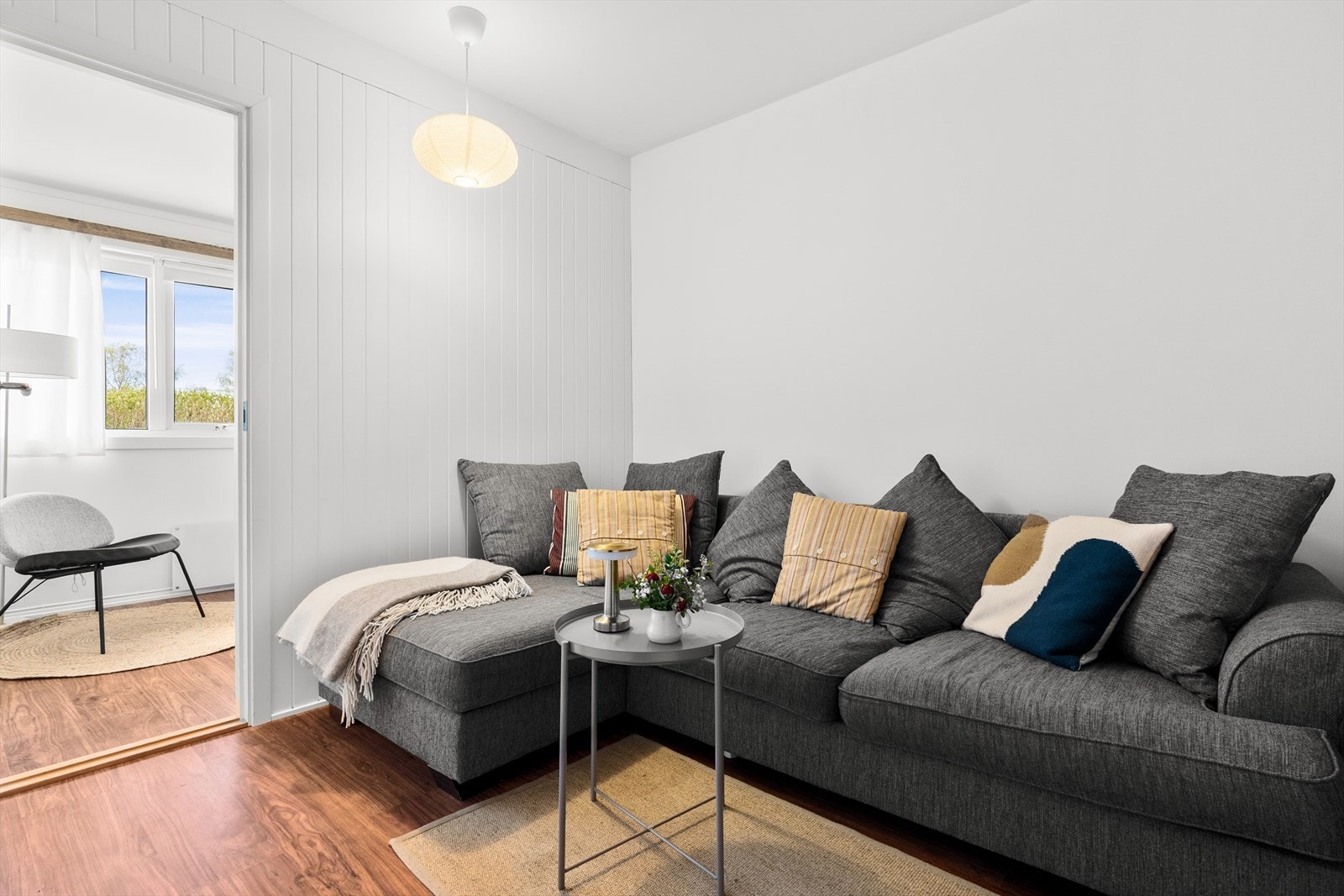 Leilighetens tredje soverom er i dag benyttet som stue og kontor. Her har man flere møbleringsmuligheter som eks. soverom med walkin-closet. Galleribilde