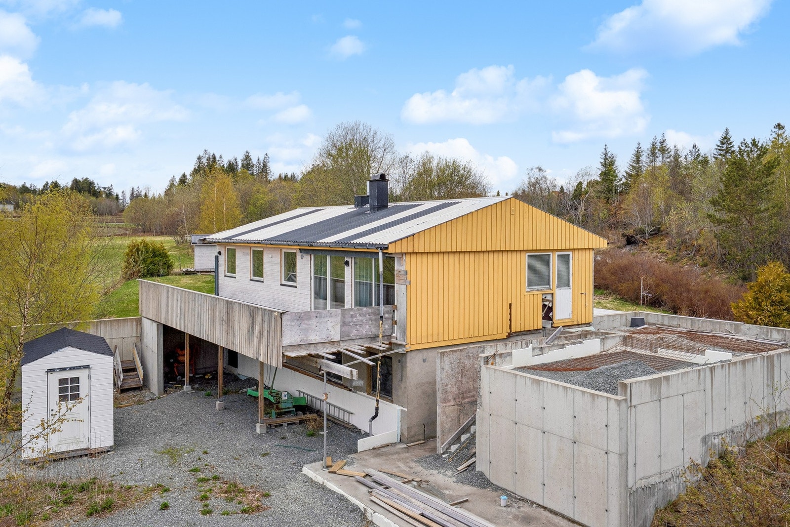 En romslig enebolig med landlig og barnevennlig beliggenhet på Skatval. Galleribilde