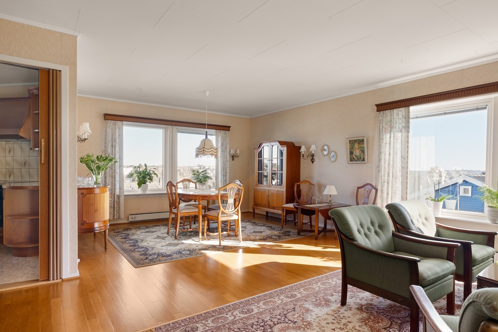 Gode møbleringsmuligheter i stuen. Galleribilde