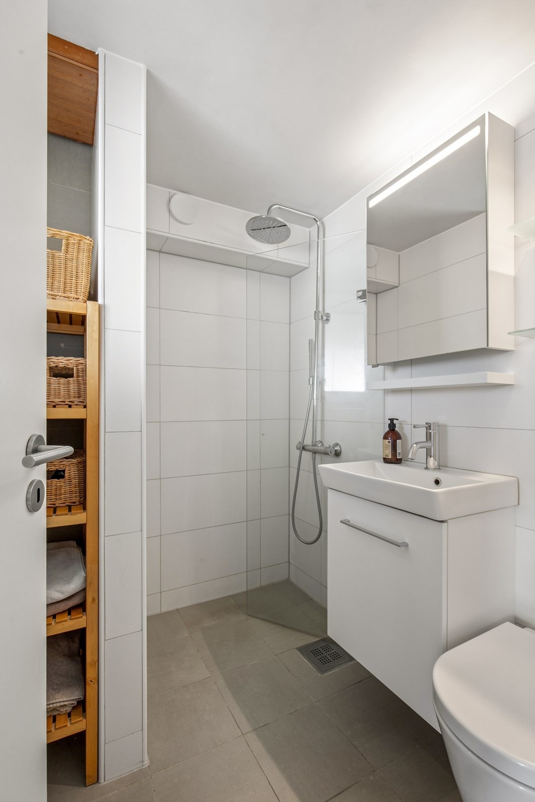 Badet har elektriske varmekabler og balansert ventilasjon Galleribilde
