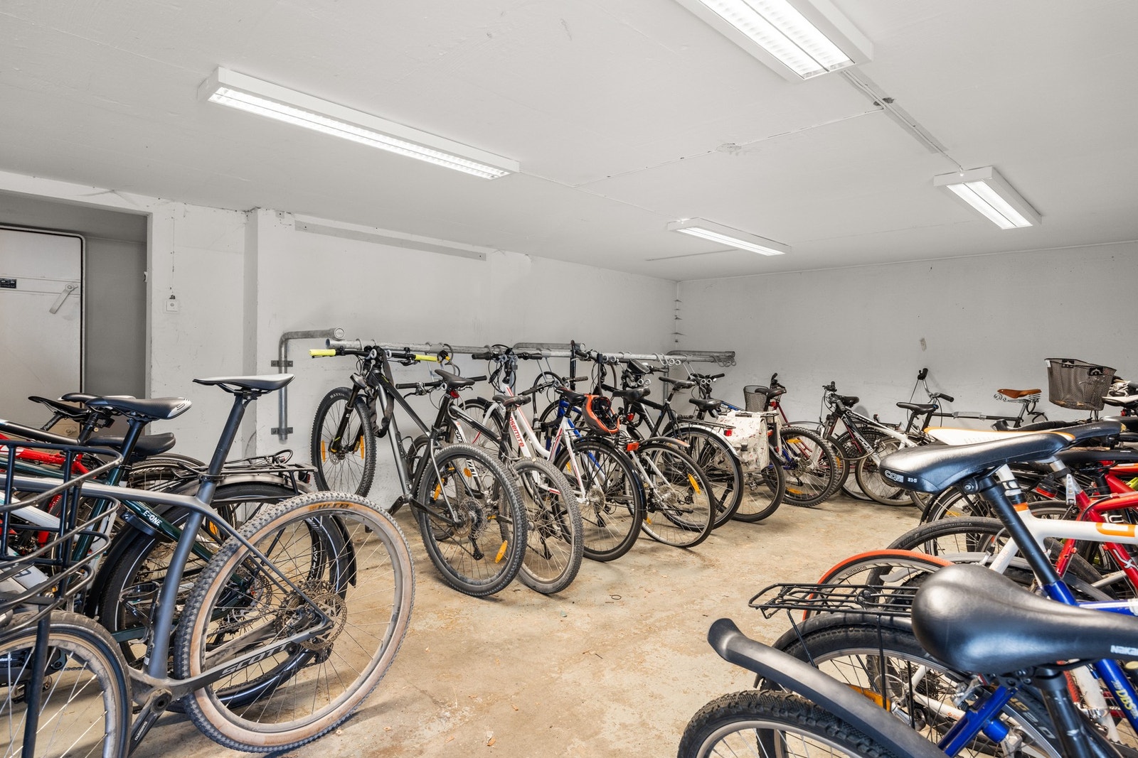 Innendørs sykkelparkering Galleribilde