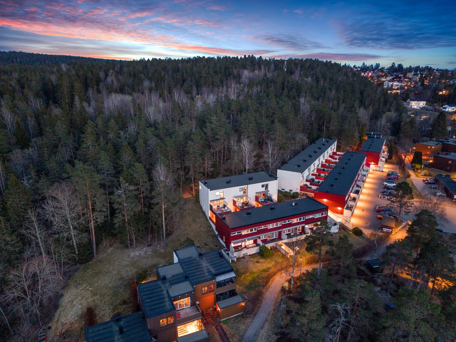 En sjelden kombinasjon av natur, utsikt og nærhet til bebyggelse. Galleribilde