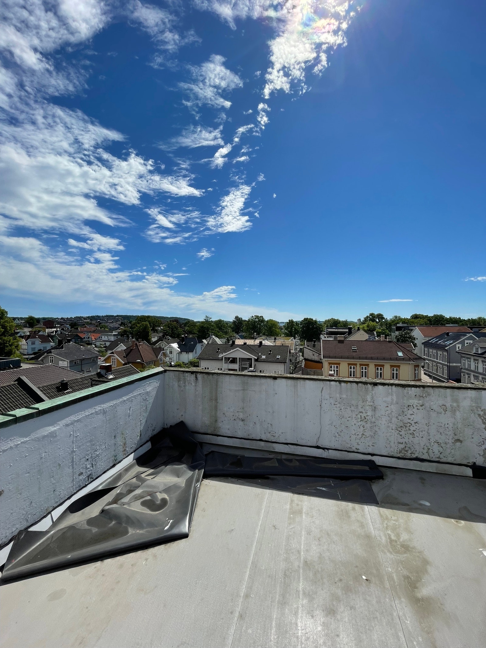 Romslig balkong med utgang til stue. Galleribilde