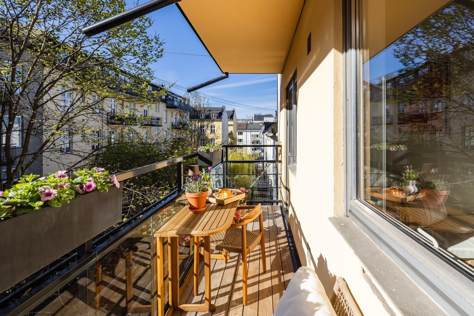 På balkongen er det god plass til utemøblement og grill. Galleribilde