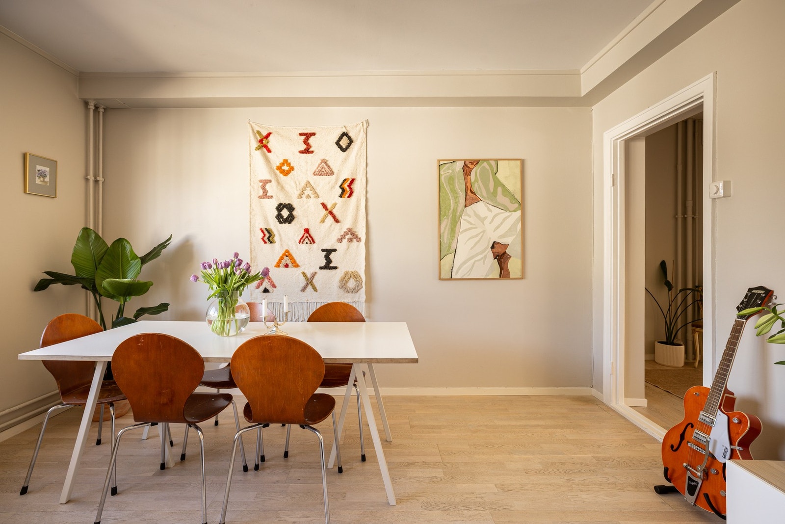Både varmtvann, fyring og internett er inkludert i felleskostnadene. Galleribilde