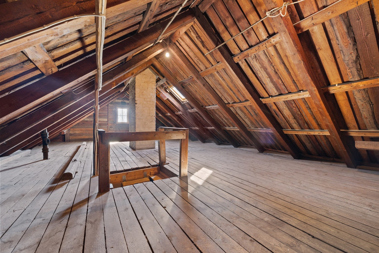 Og på loft. Galleribilde