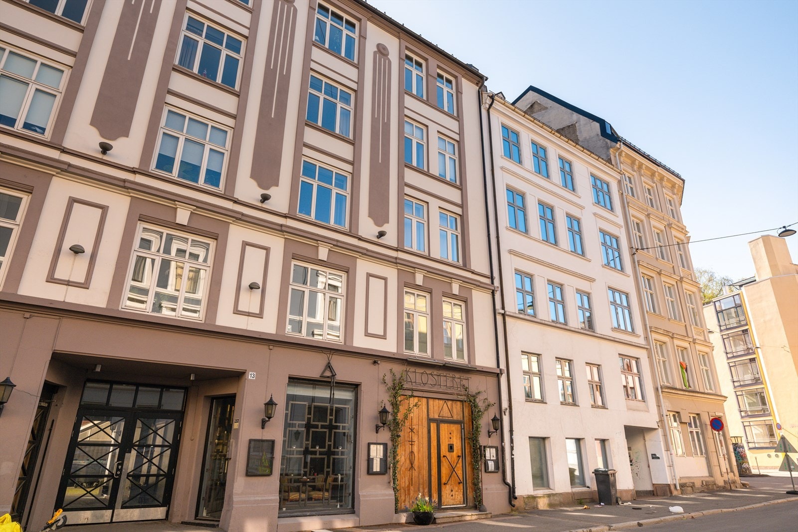 Bygården har en flott fasade. Galleribilde