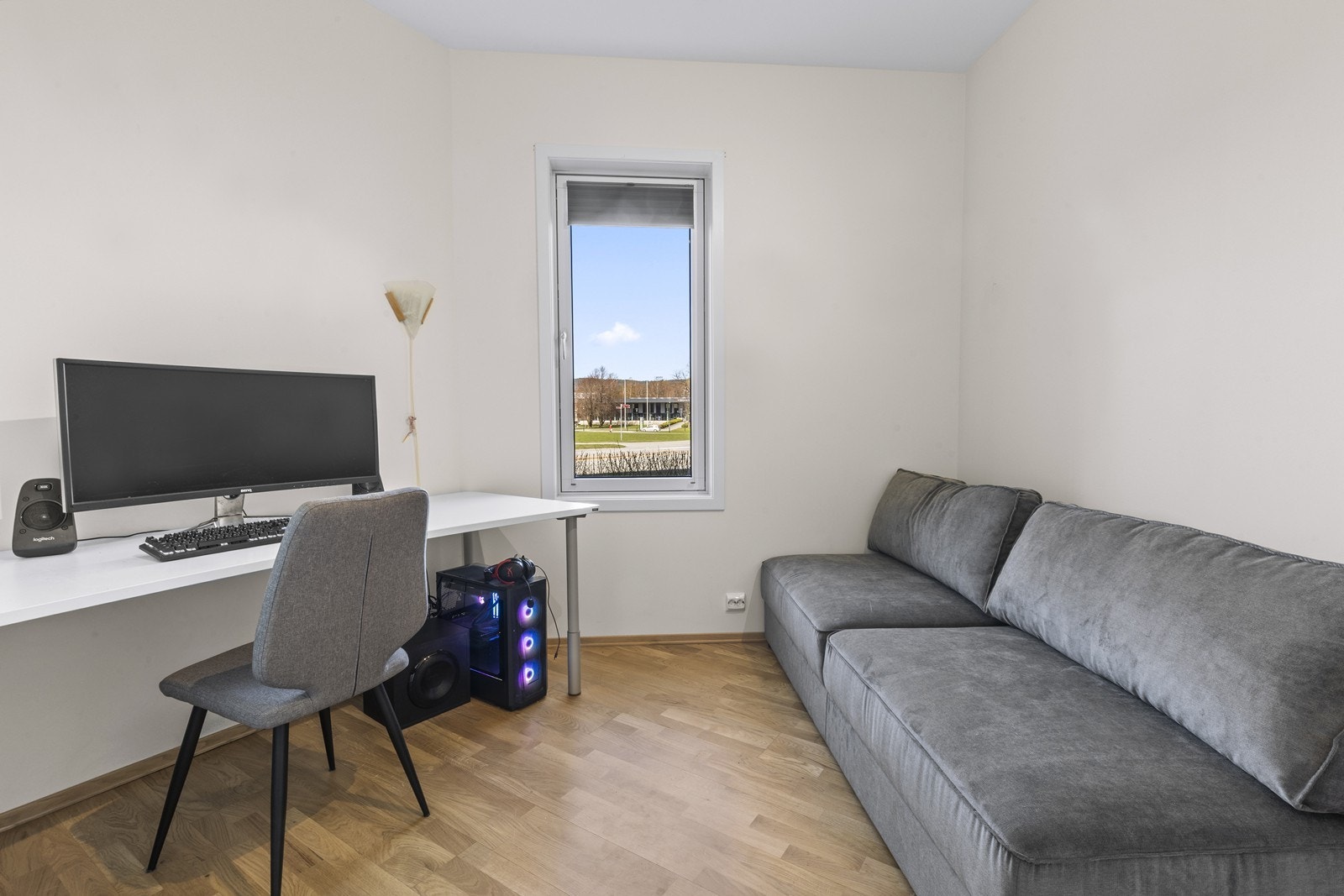 Det andre soverommet egner seg godt som barnerom, gjesterom eller kontor. Galleribilde