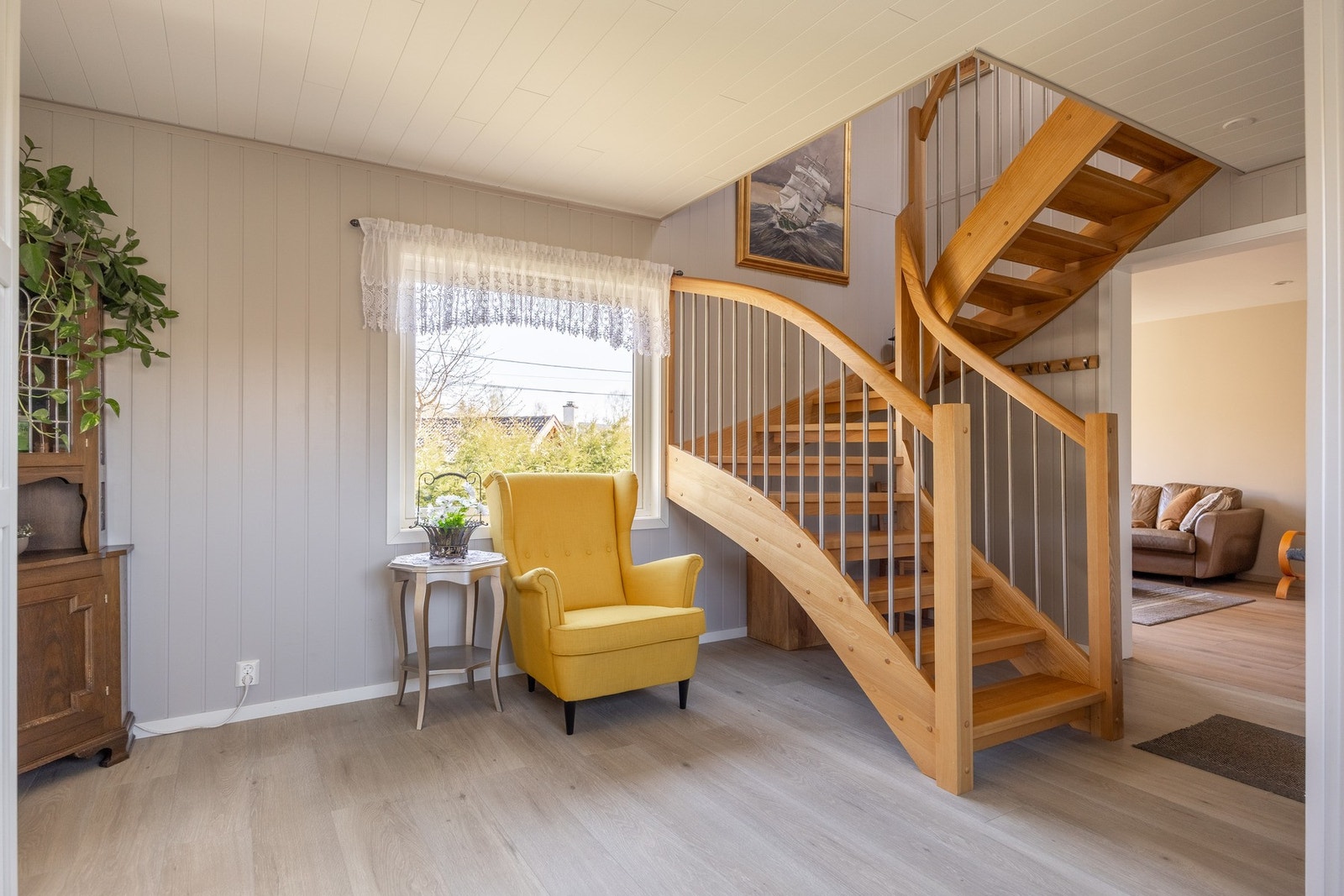 Pen hall med flere bruksmuligheter. Galleribilde