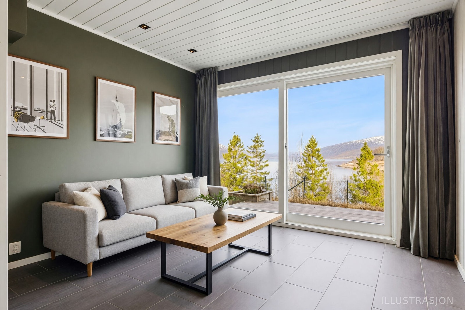 Første etasje har en egen stue med direkte utgang til terrasse og hage. Galleribilde