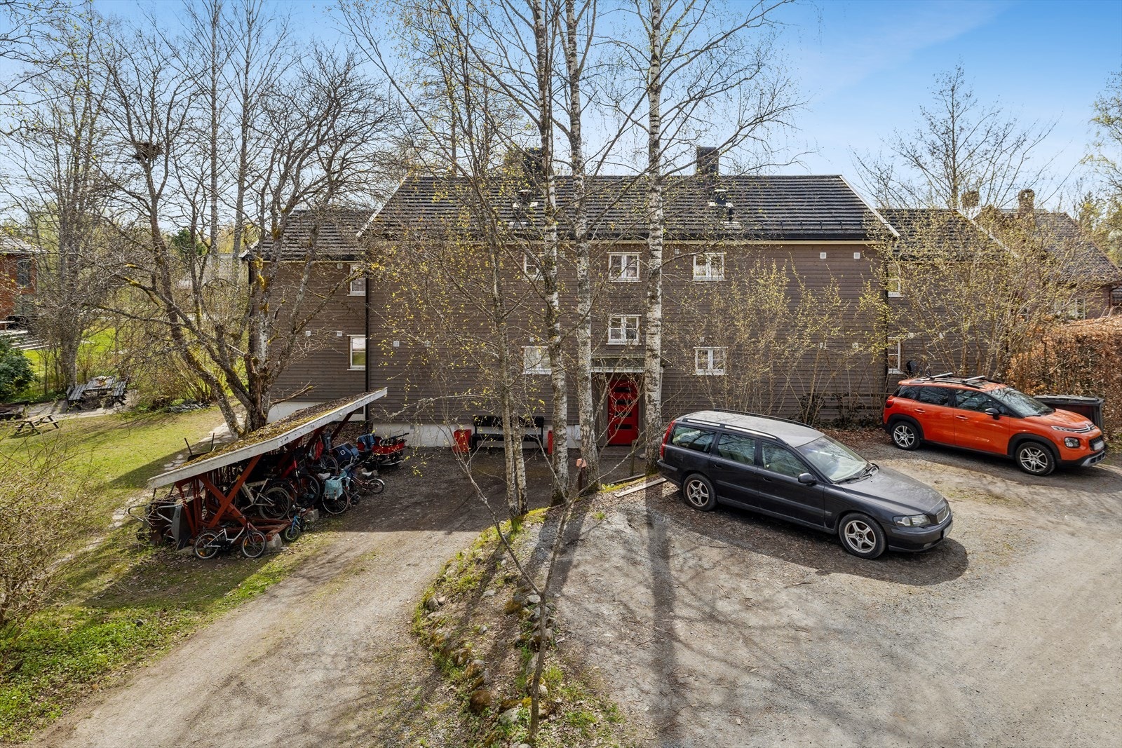 Fast parkeringsplass like ved boligen Galleribilde