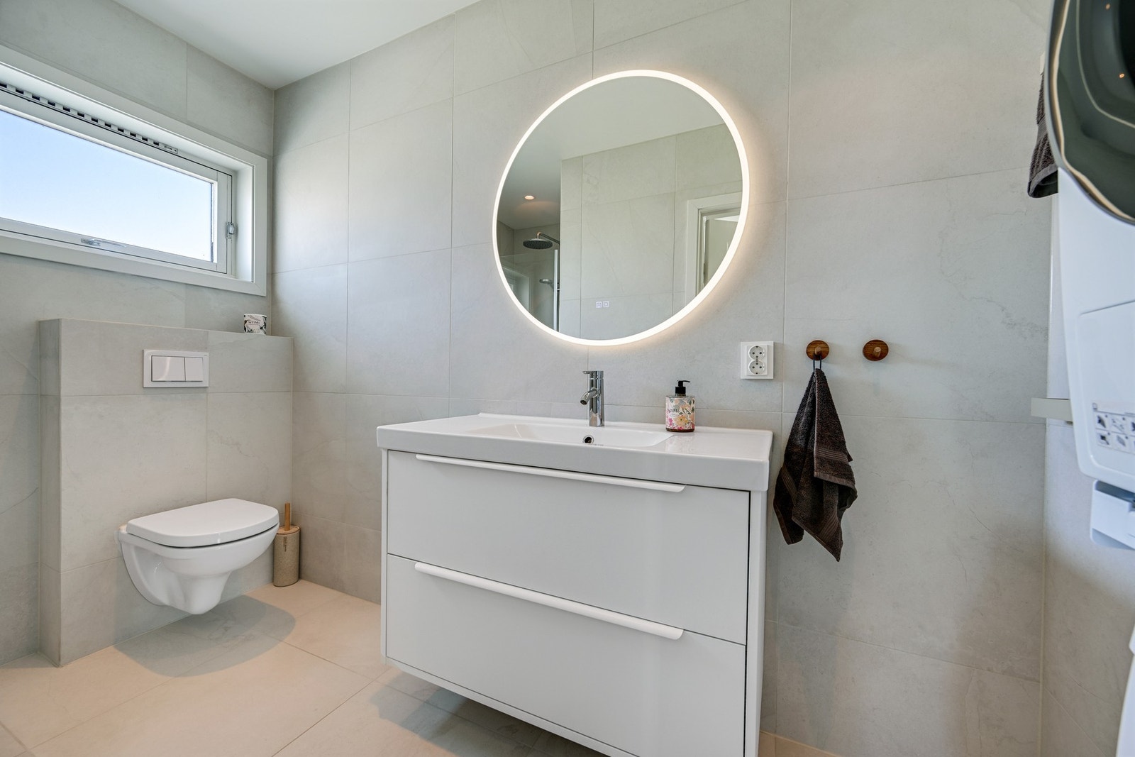 Dette lekre badet var nytt i 2024 og er pusset opp til bunns av lokale håndverkere Galleribilde