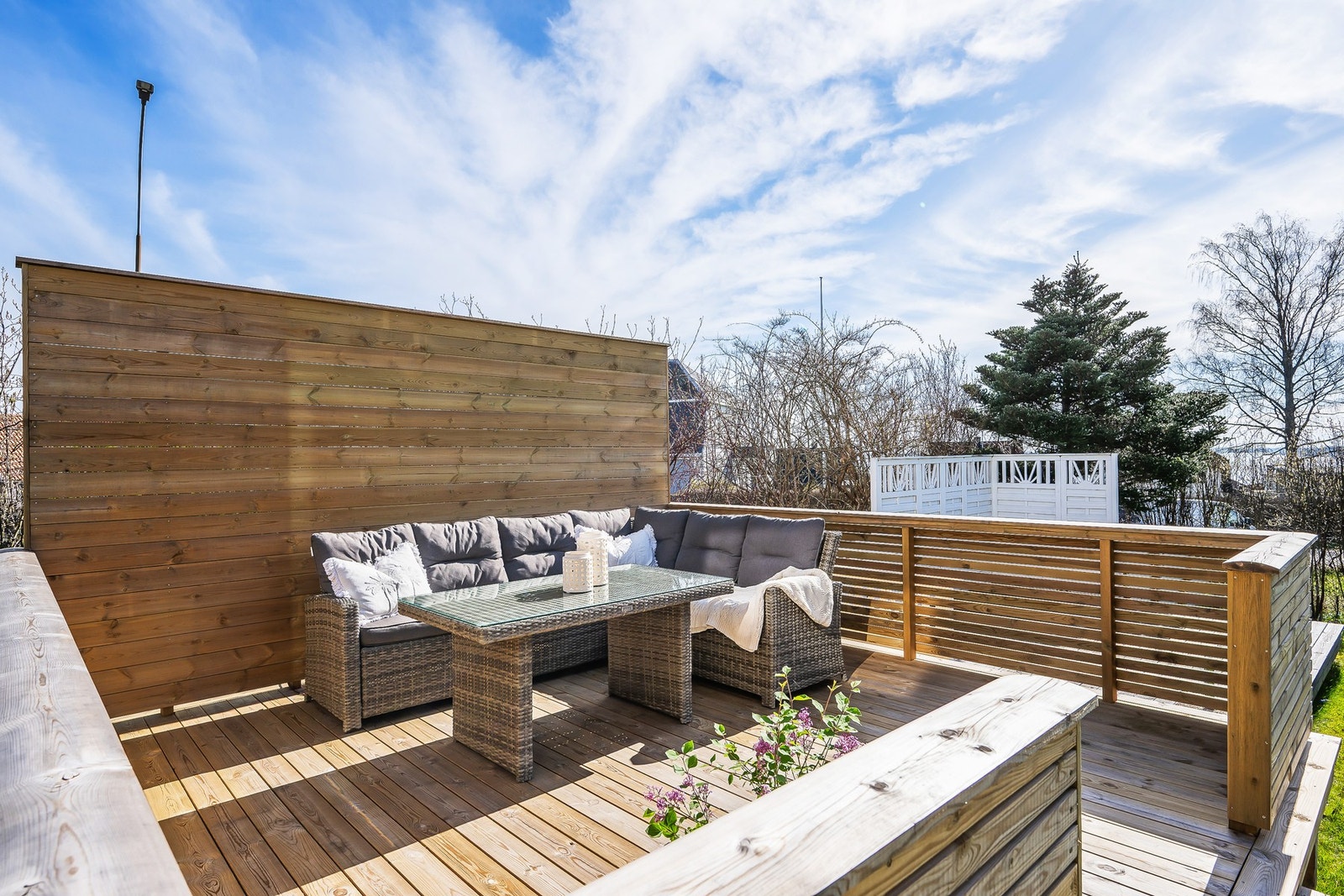 Vårterrasse på Sollistrand Galleribilde