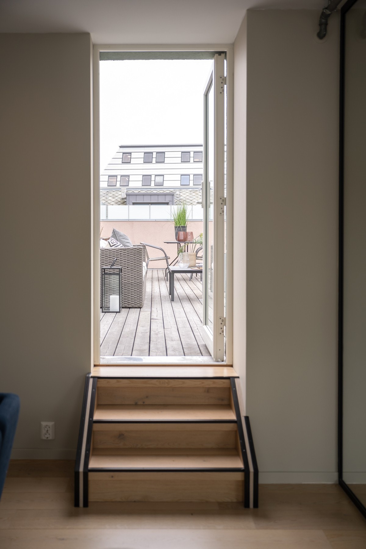 Fra stuen er det direkte utgang til en romslig og privat takterrasse på hele 36 kvm. Galleribilde
