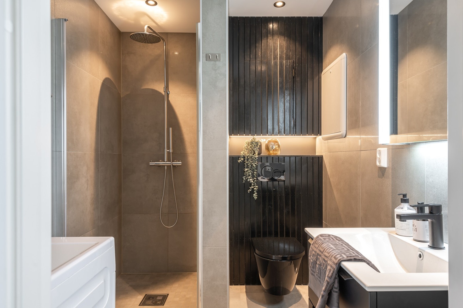 Badet ble totalrenovert i 2019 og fremstår med en lekker standard. Galleribilde